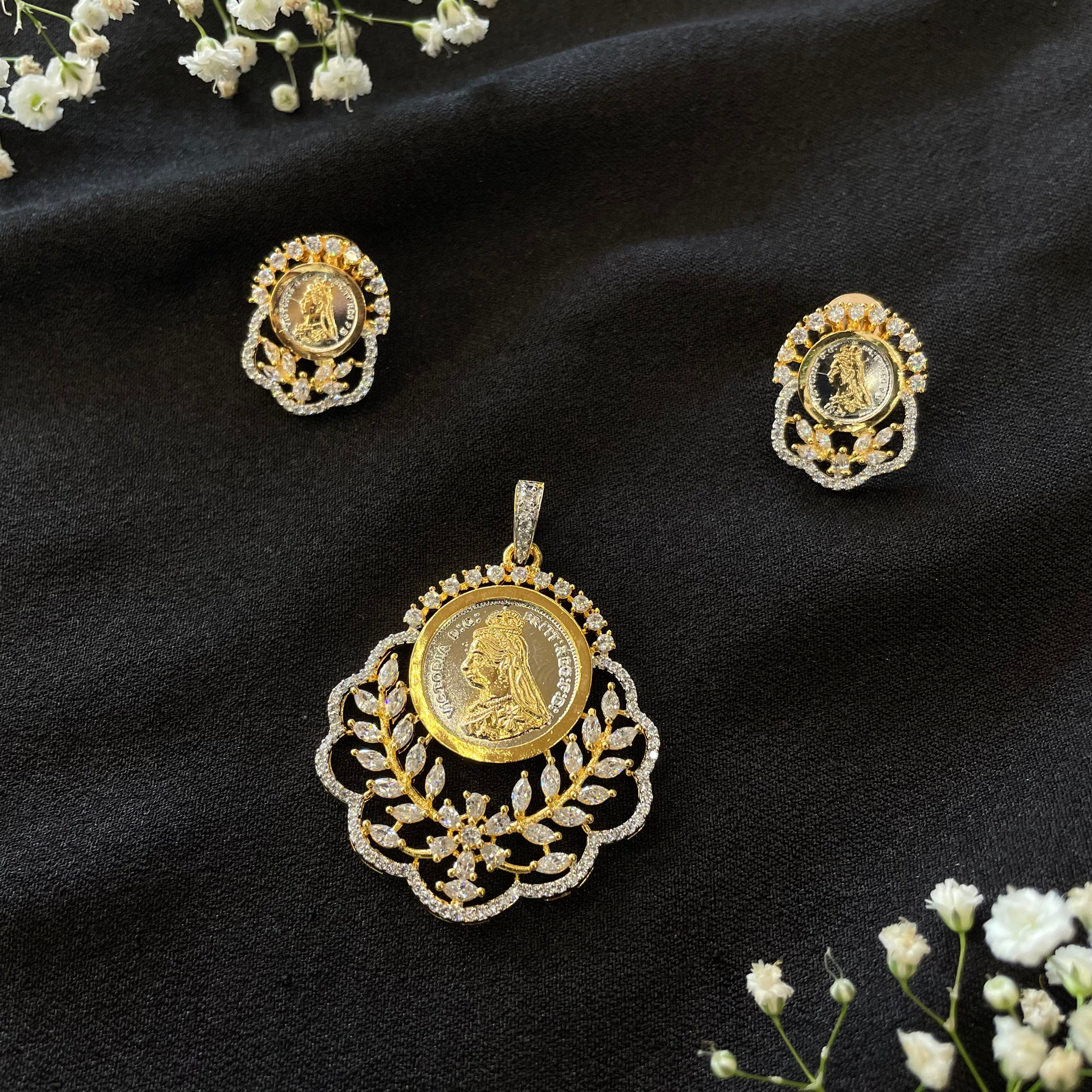 Ad Celeste coin pendant Set