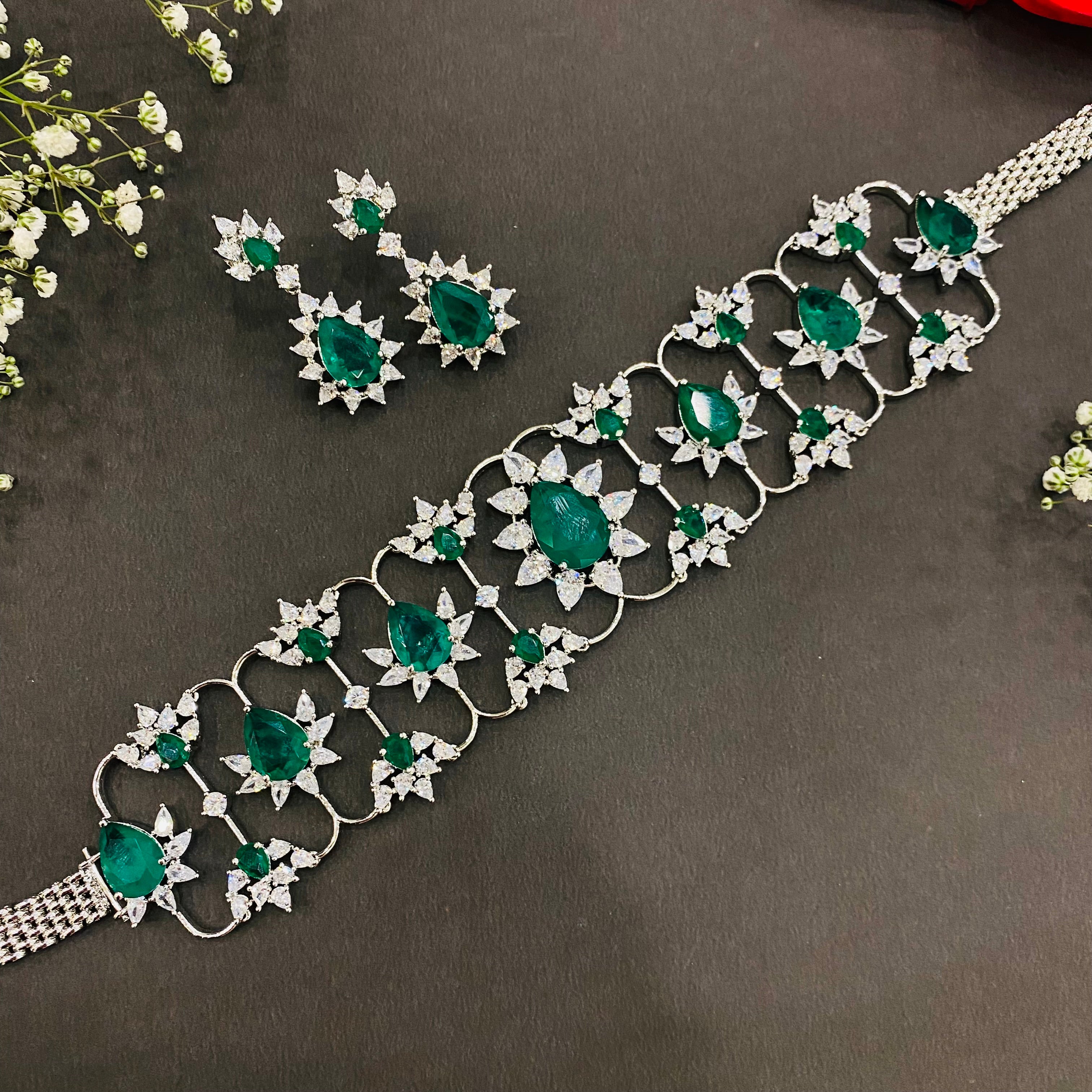 Ad Mira choker