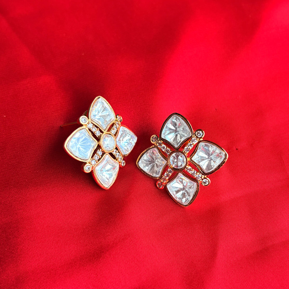 Aarika Pendant Set