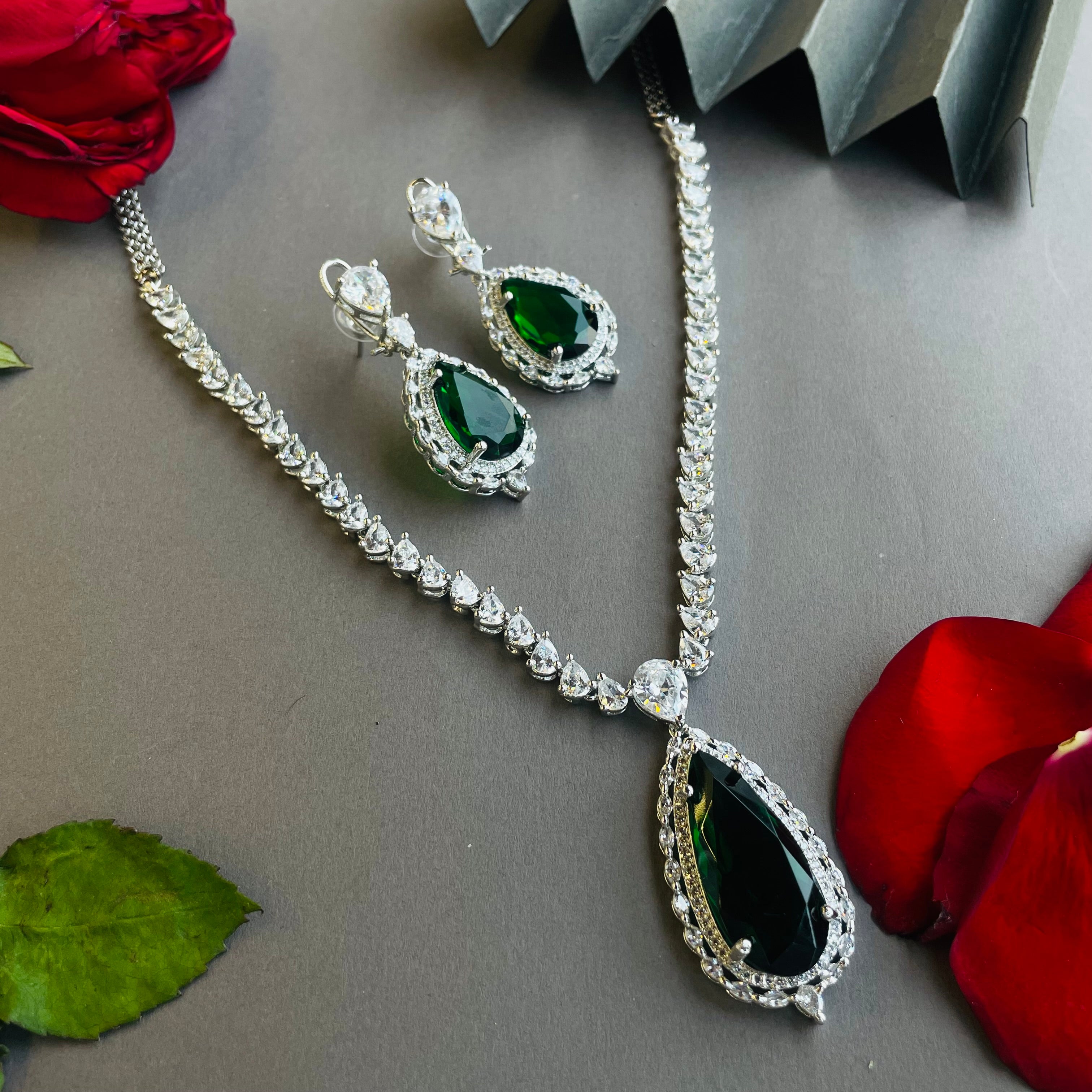 Ad zia Neckpiece with ring