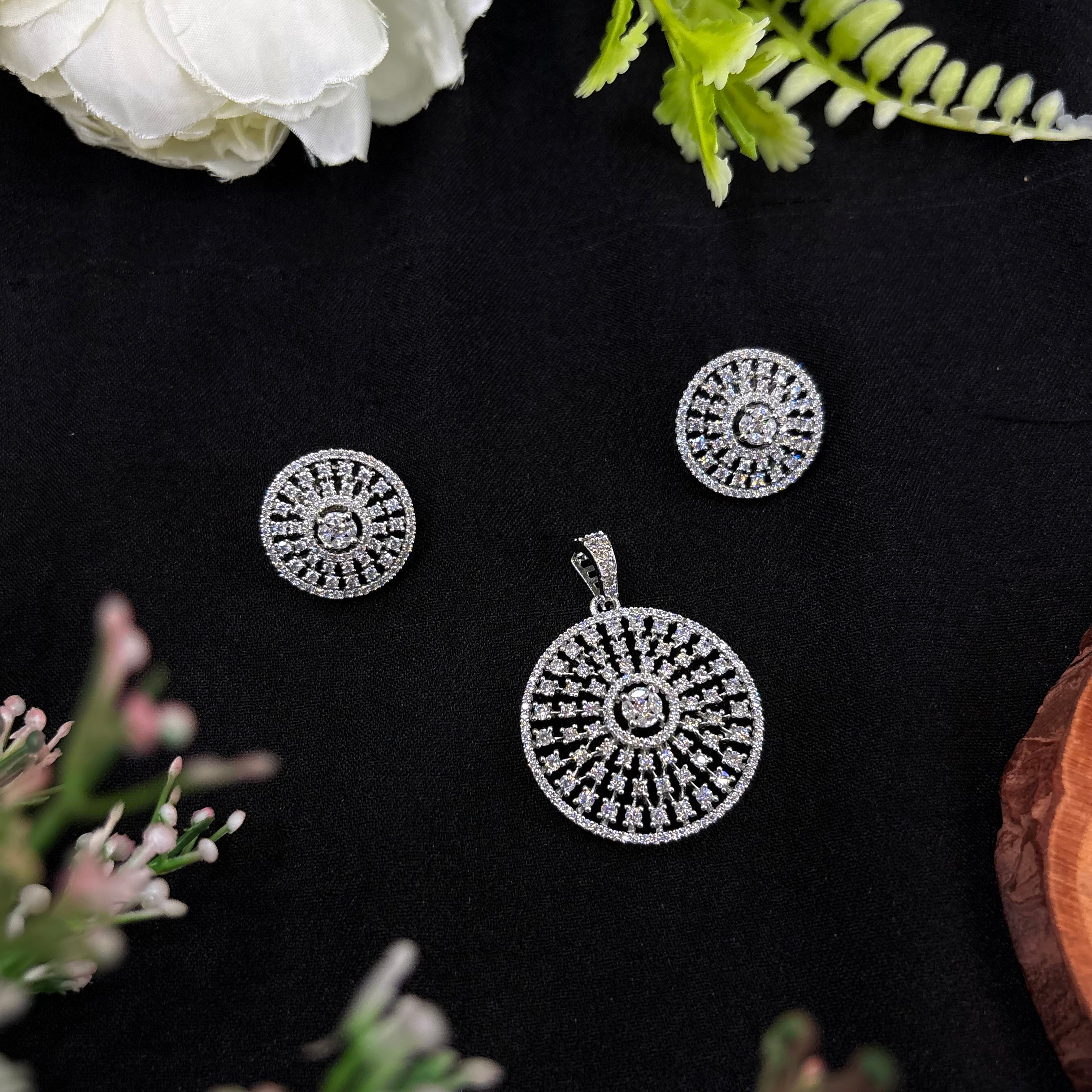 Solara Pendant Set