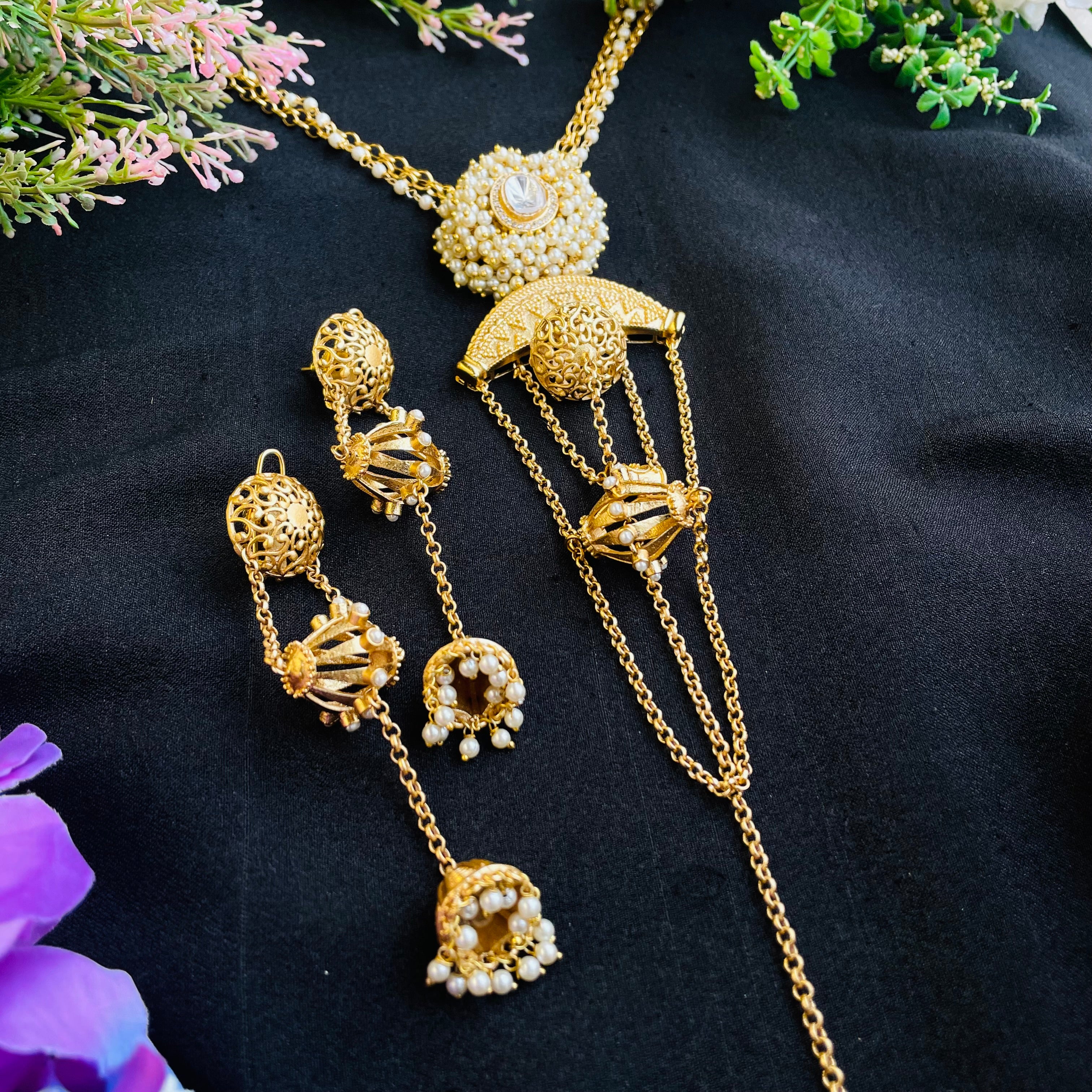 Nayaab Meera neckpiece