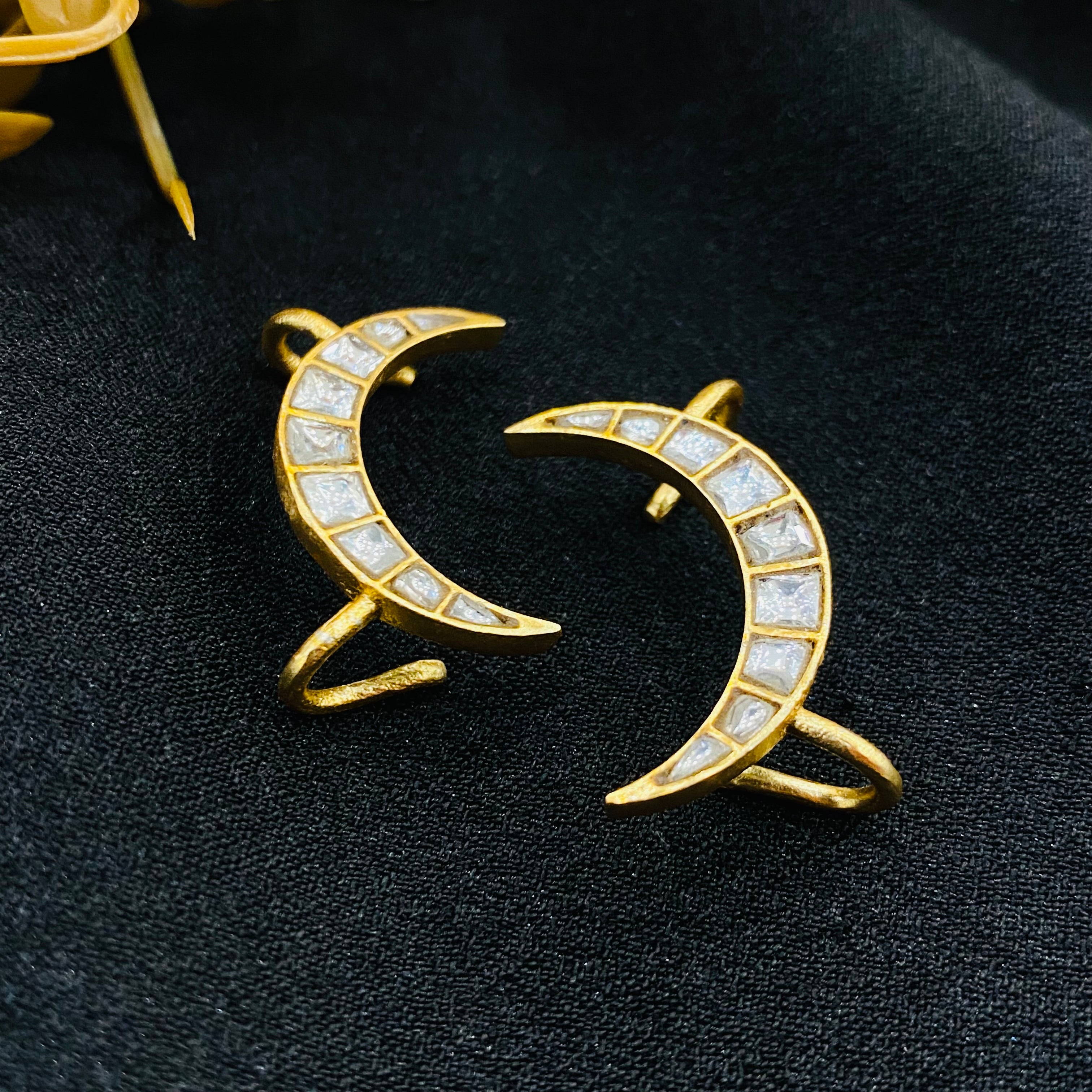 Nayaab Nyra Bugadi/Earclip