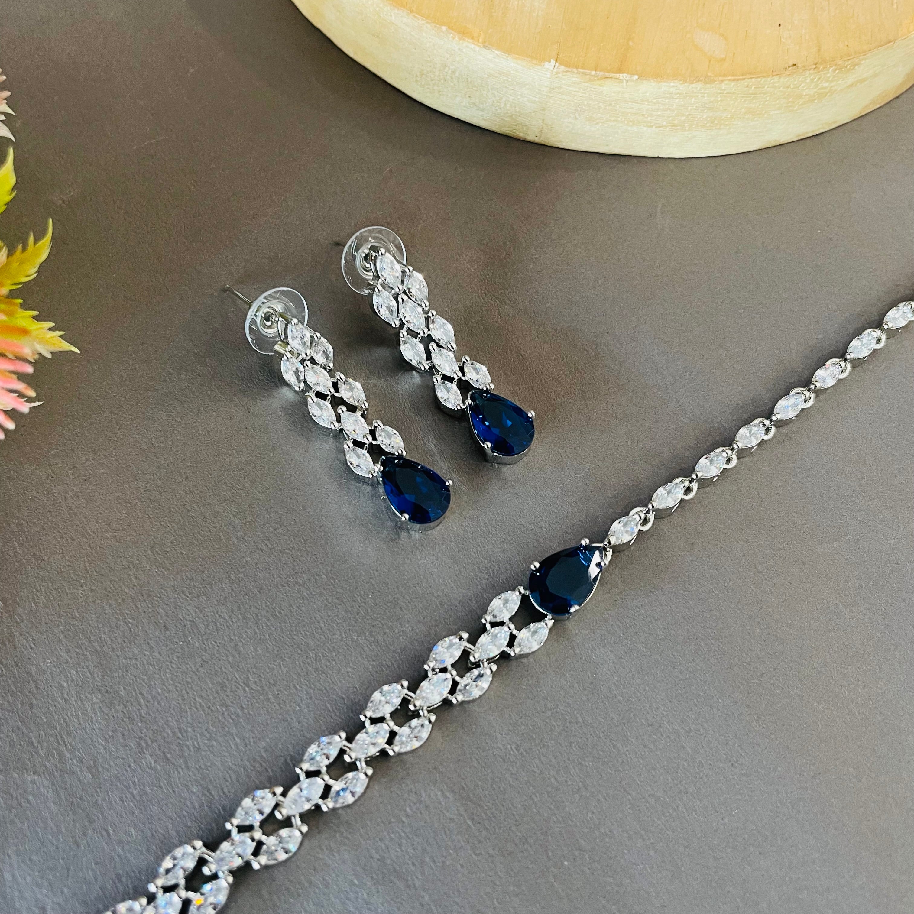 Ad Valentina choker