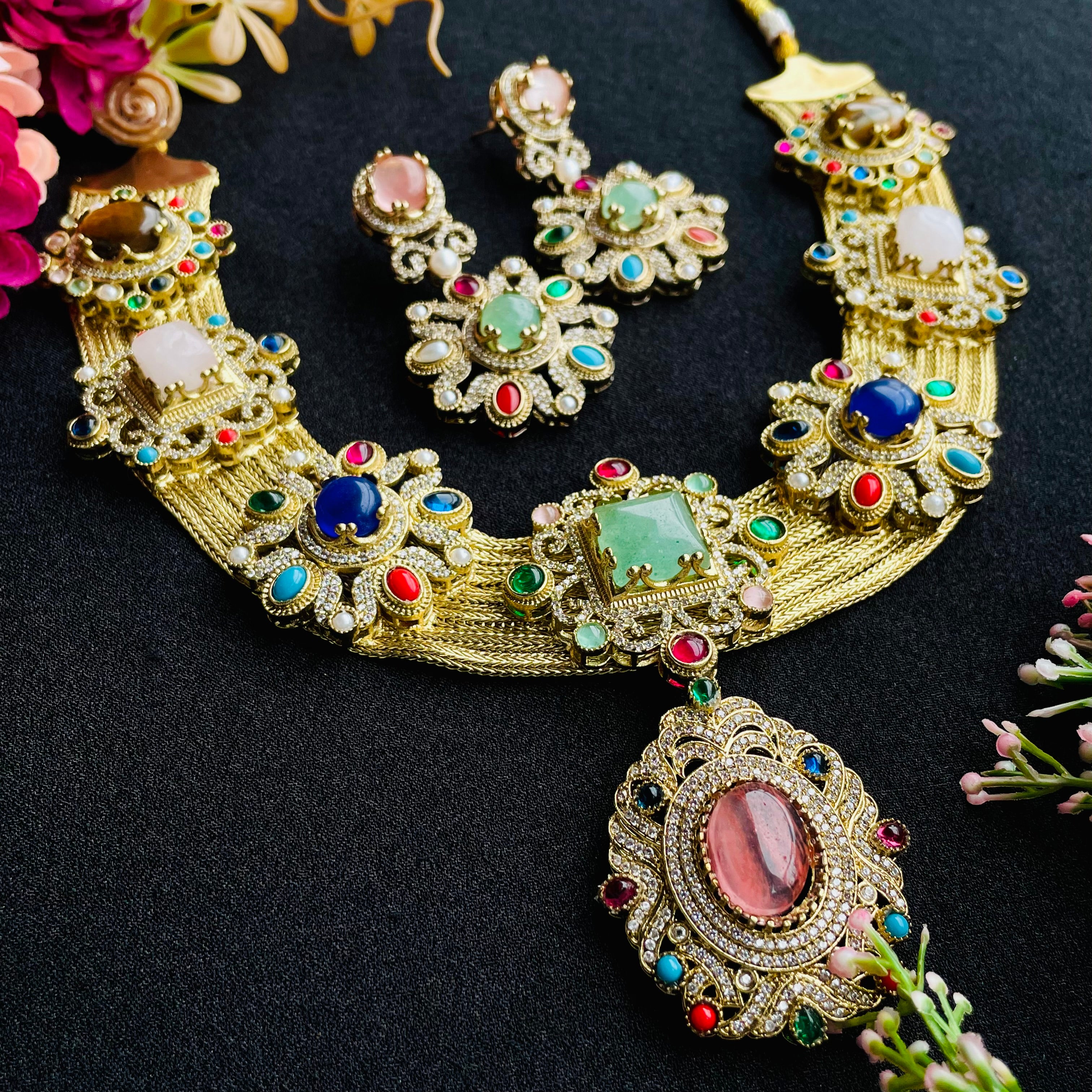 Nayaab Siya Neckpiece