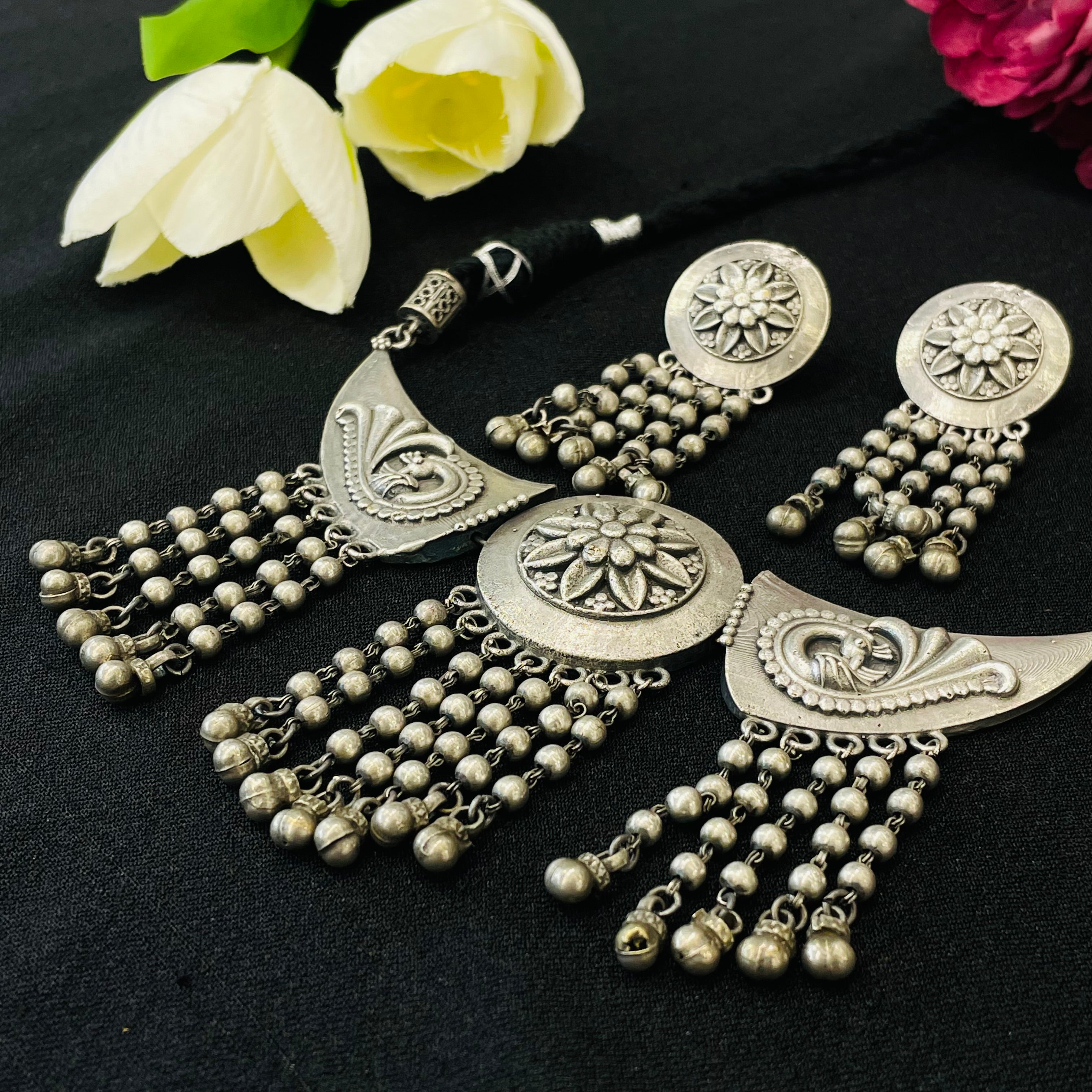 Inara Ishita choker