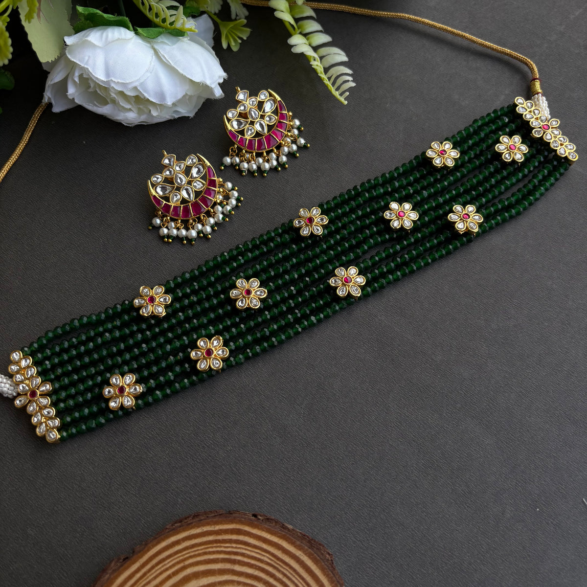 Aarvika Neckpiece