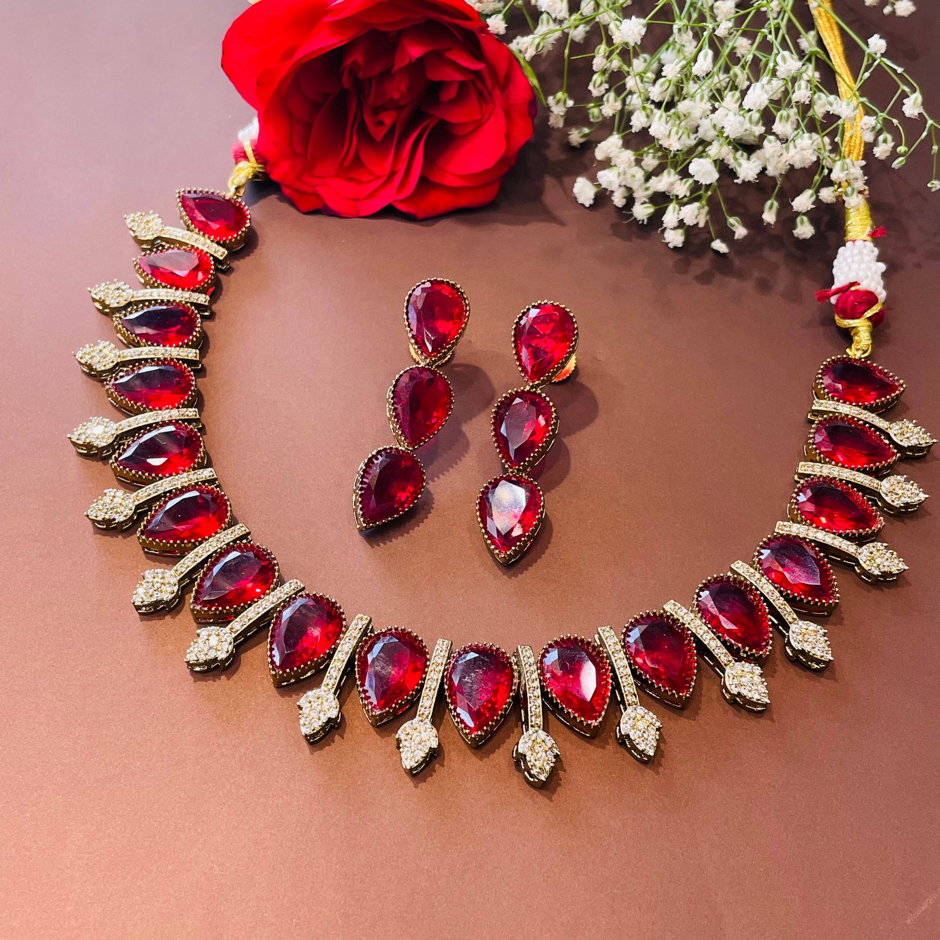 Nayaab Kavya Neckpiece