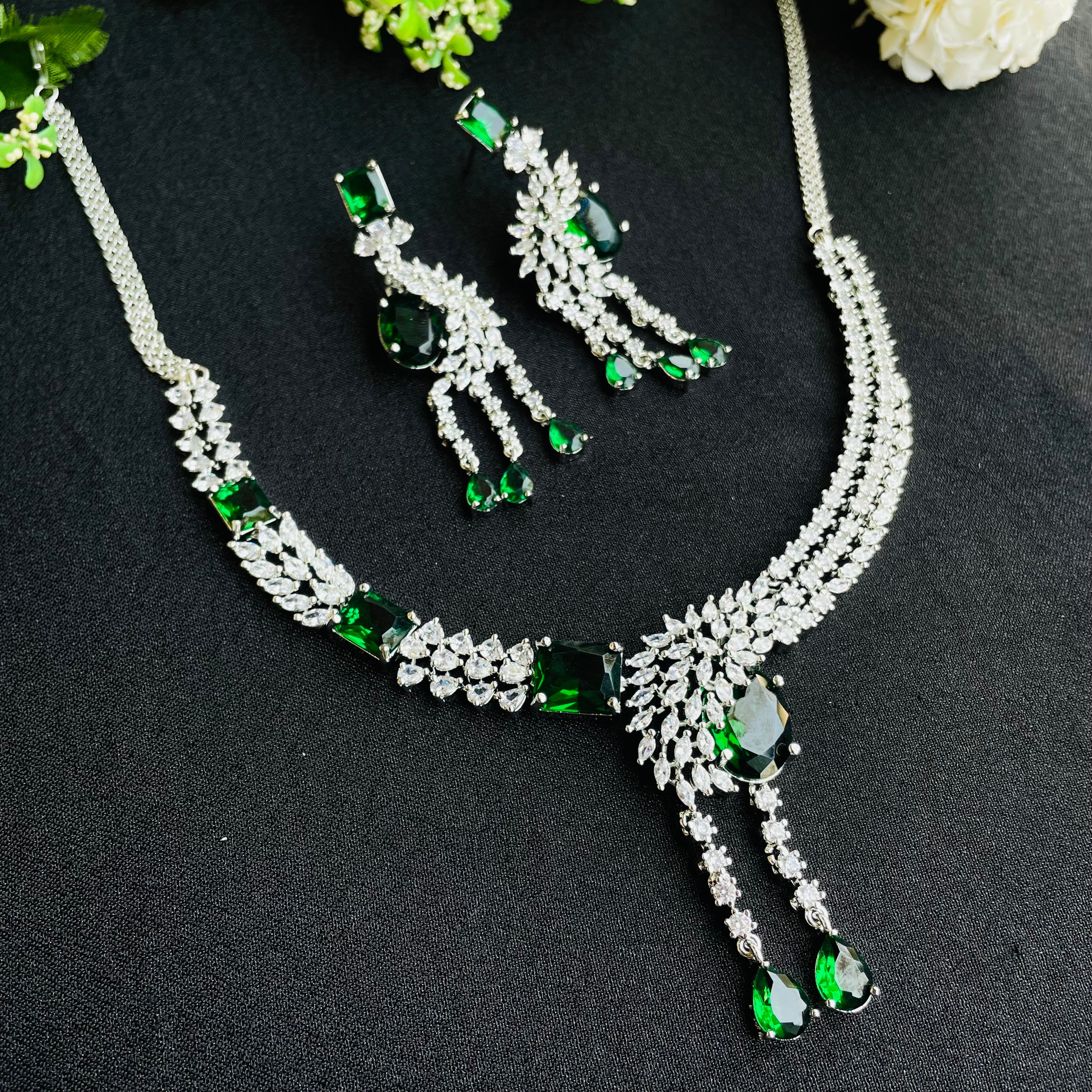 Ad Zarin Neckpiece