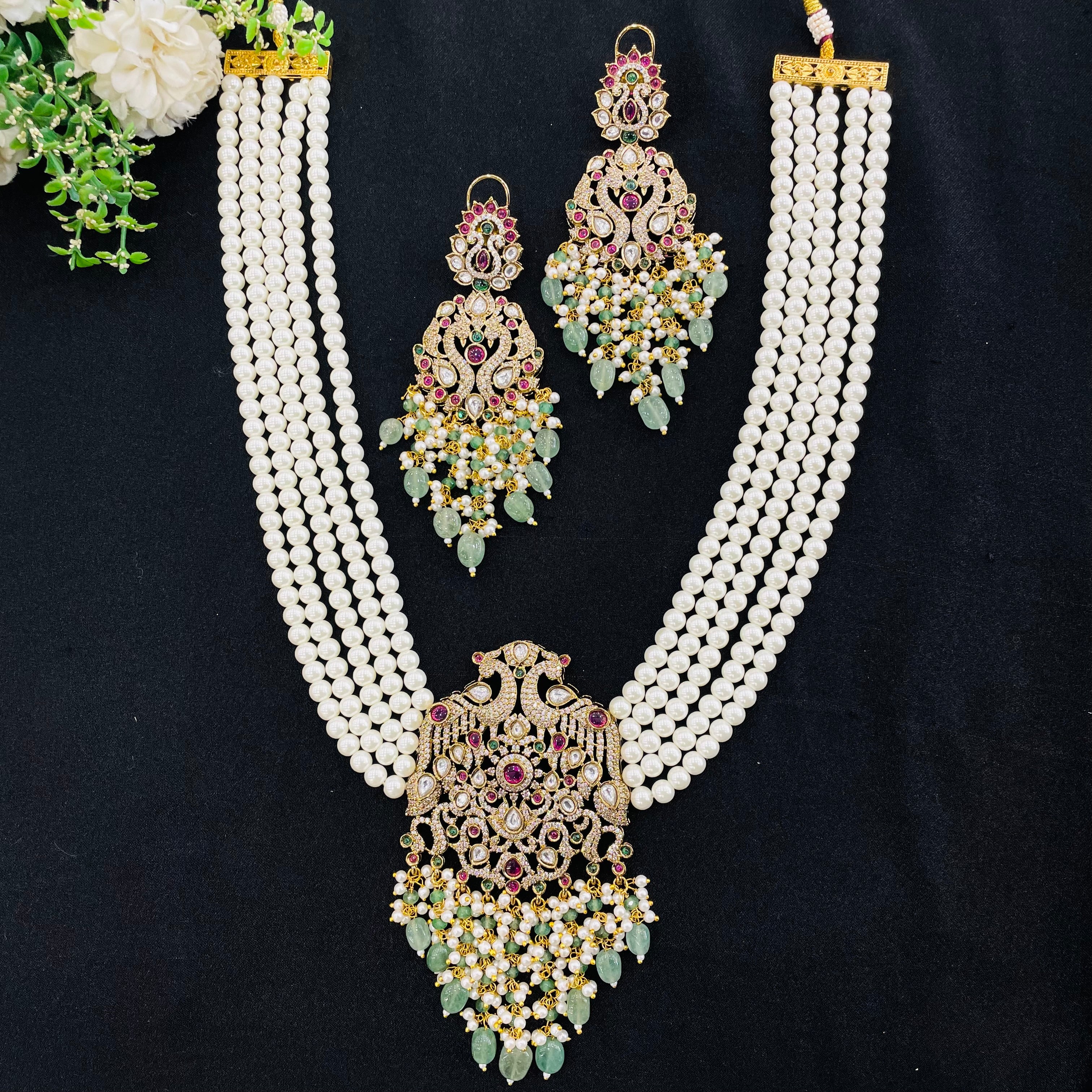 Nayaab kavya pearl neckpiece