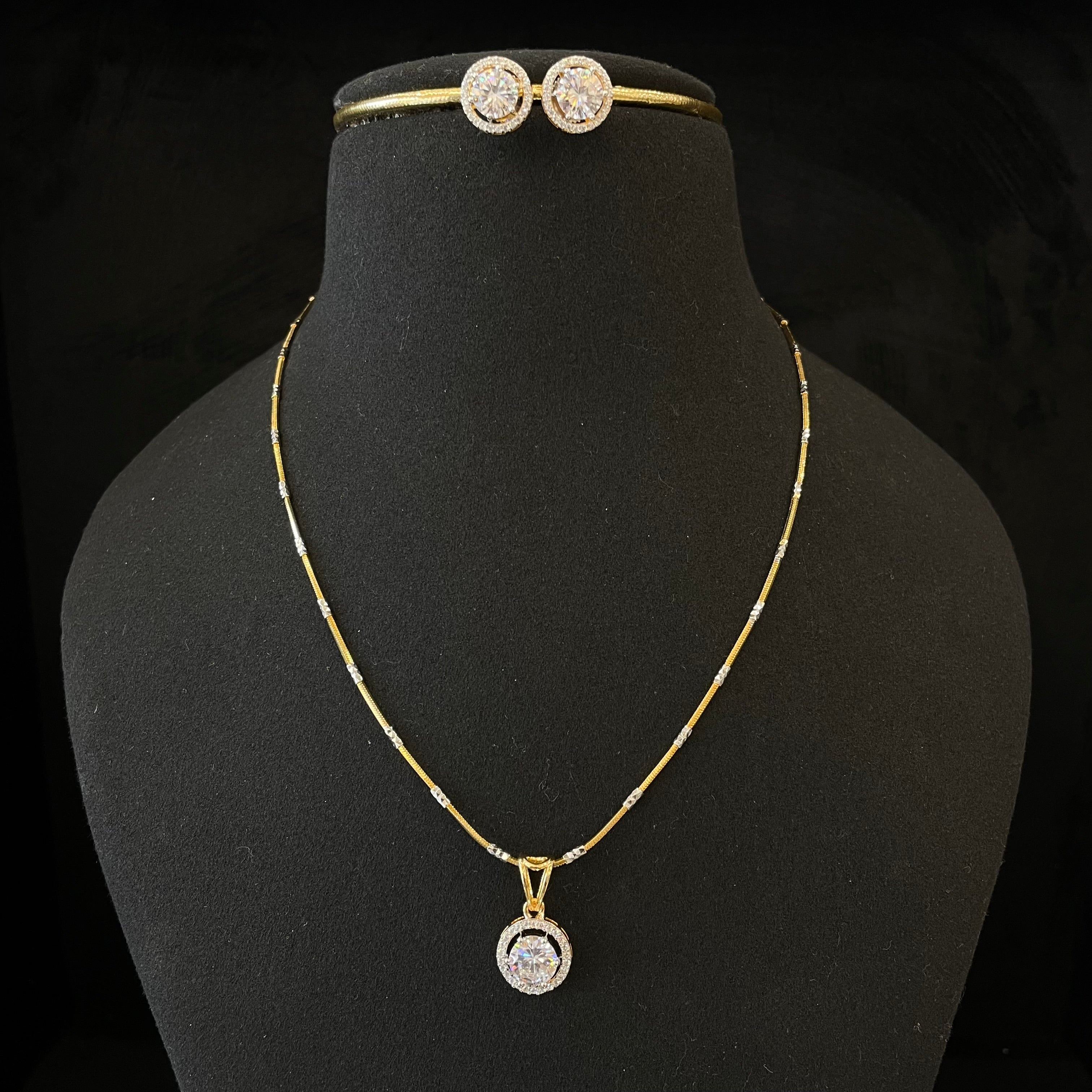 Ad Selah Pendant set