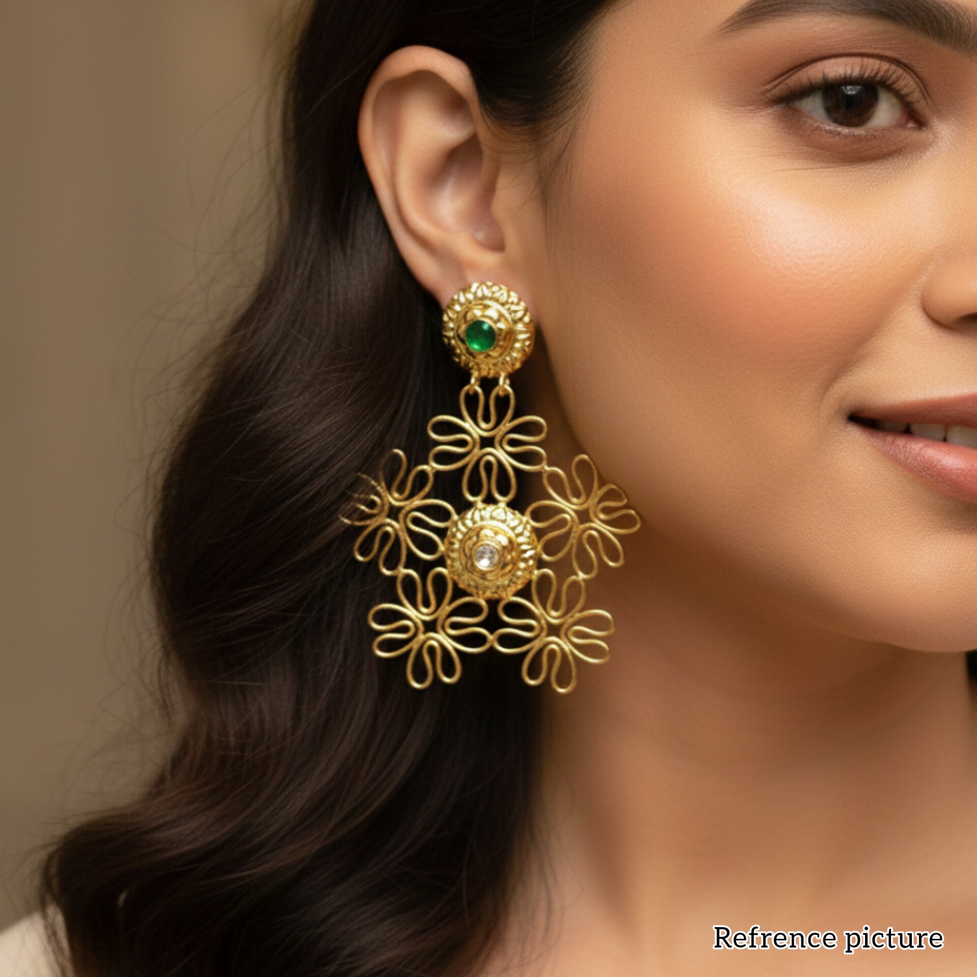 Nayaab Flower Earring