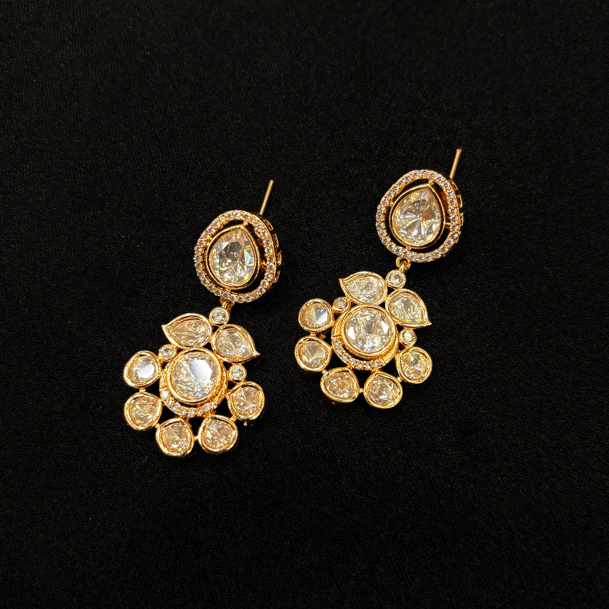 Vamika Noor Pendant Set