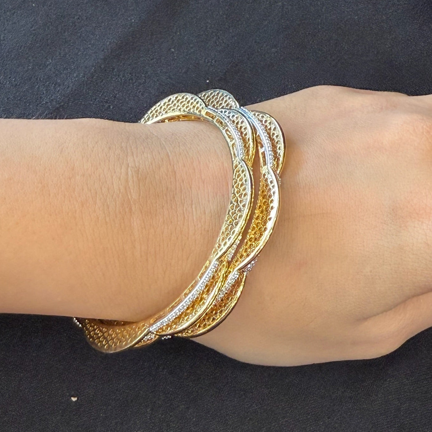 AD Nayra Bangles