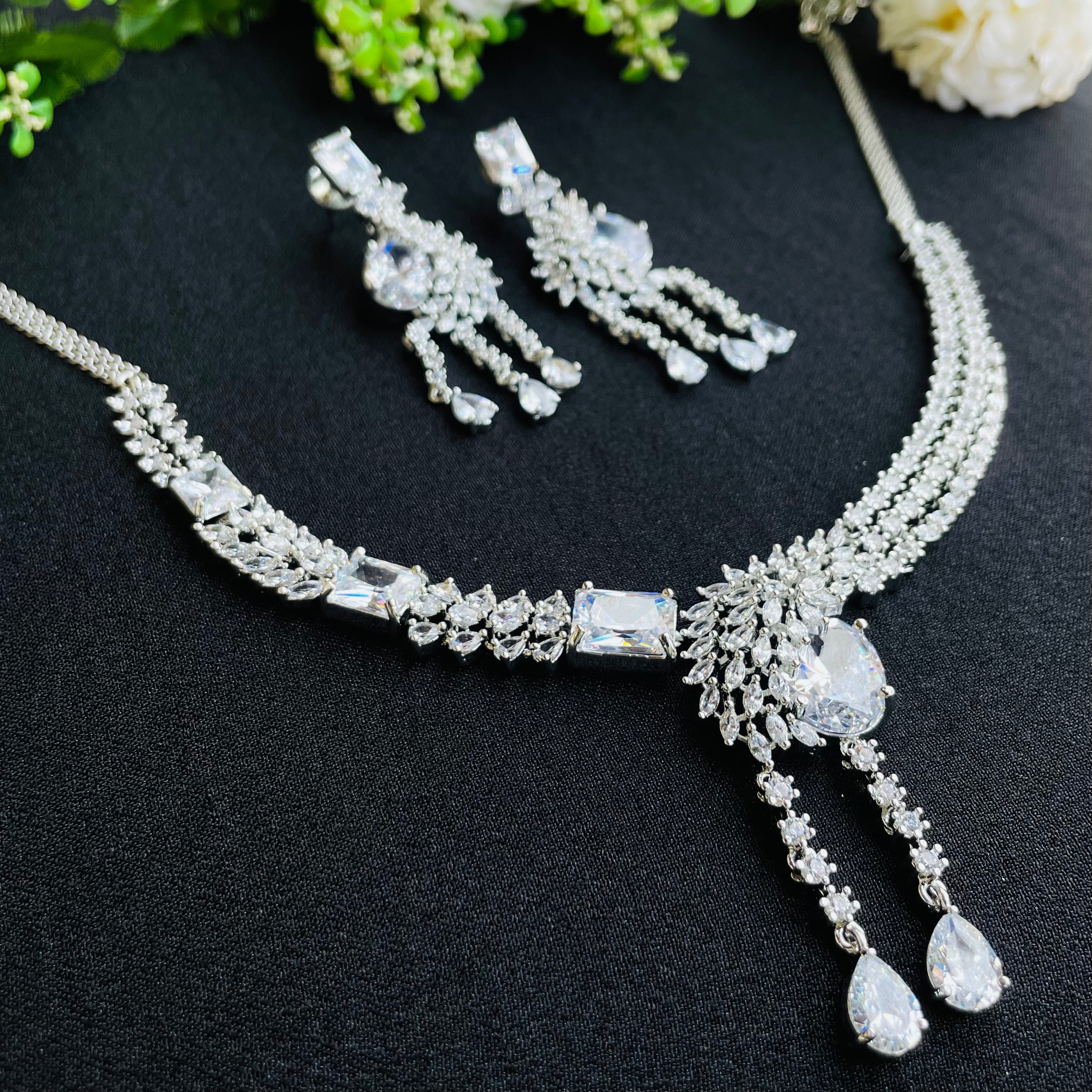 Ad Zarin Neckpiece
