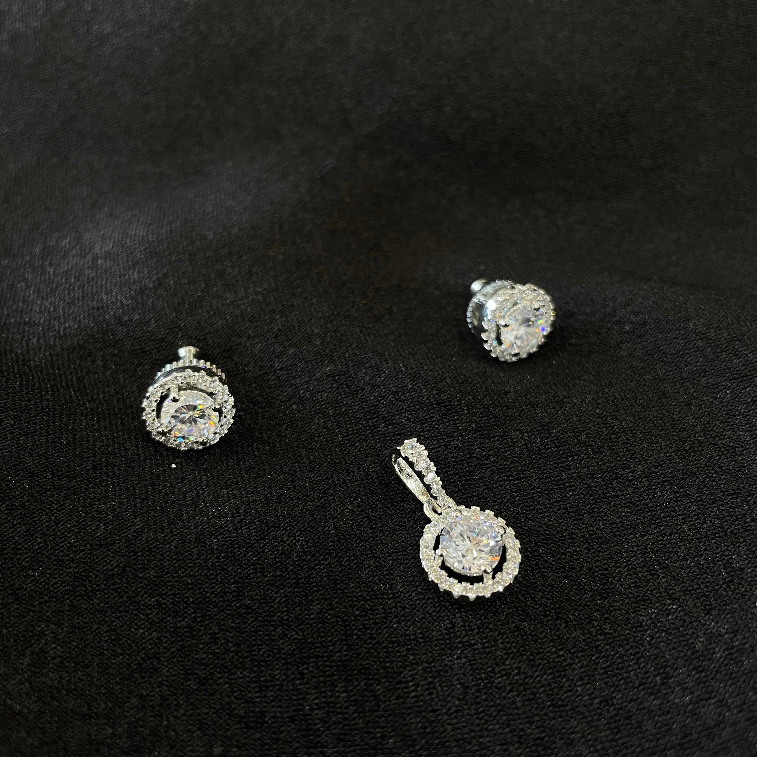 Ad Paridhi pendant set