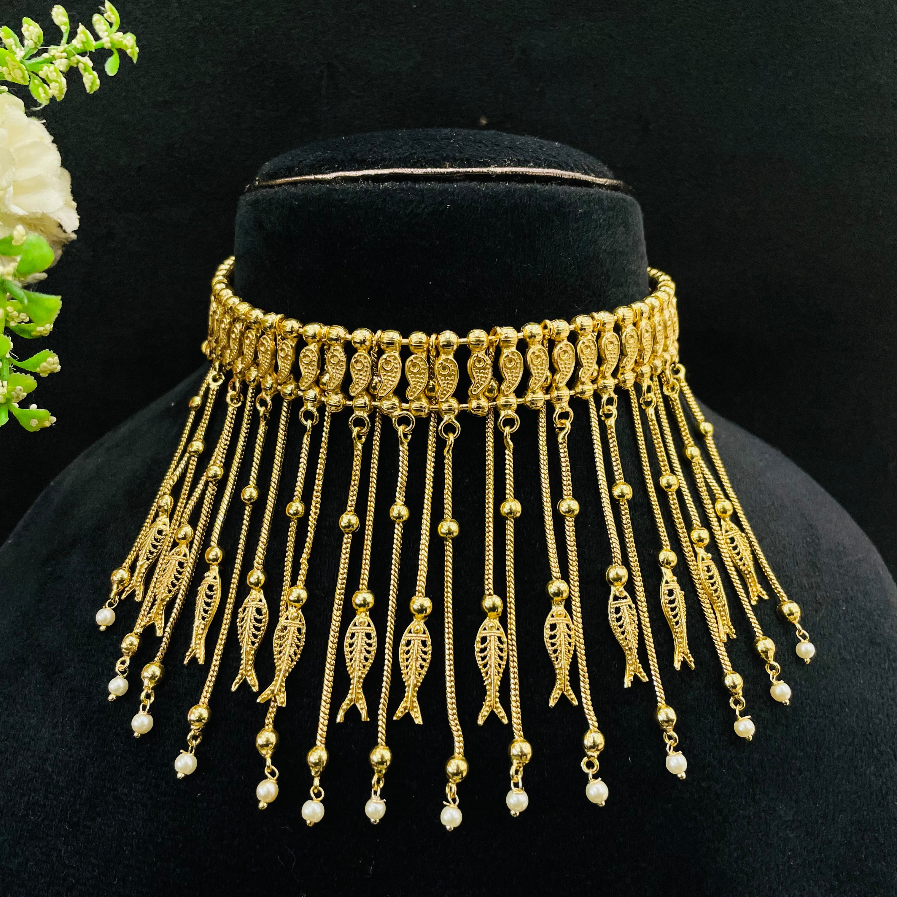 Nayaab Alisha choker