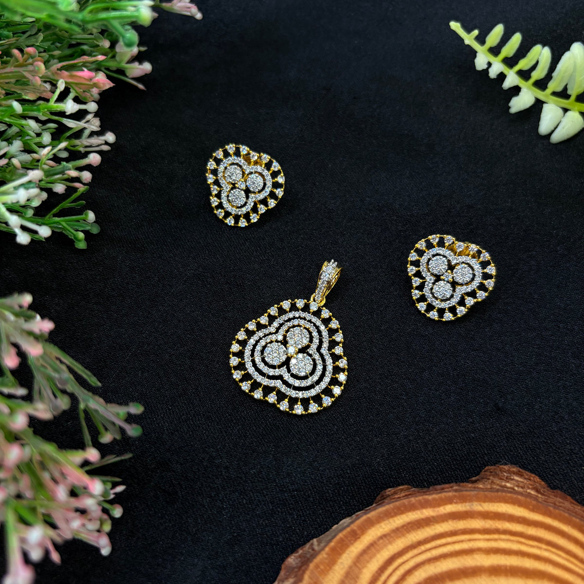 Aurelia Clover Pendant Set
