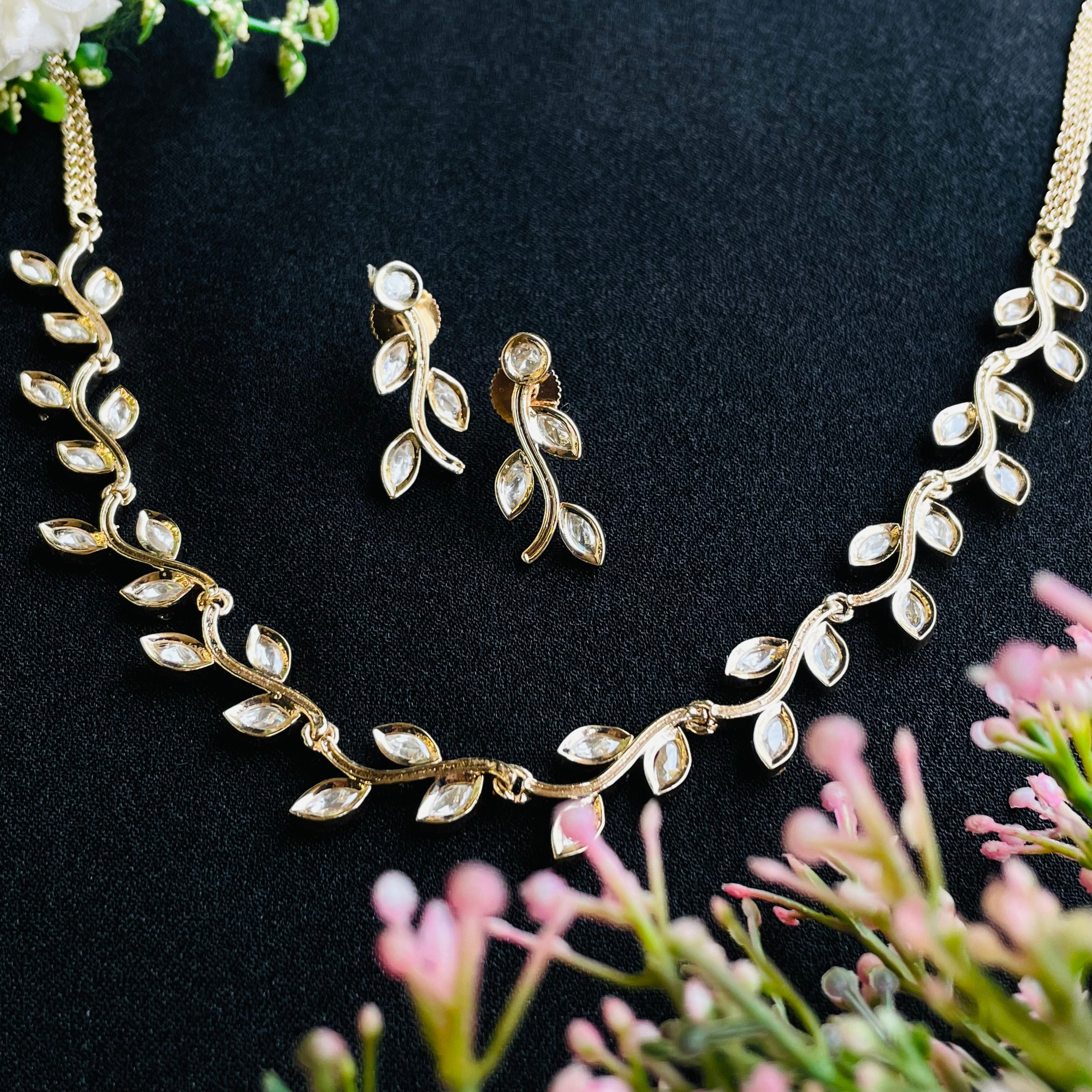 Nayaab Malika Polki Neckpiece