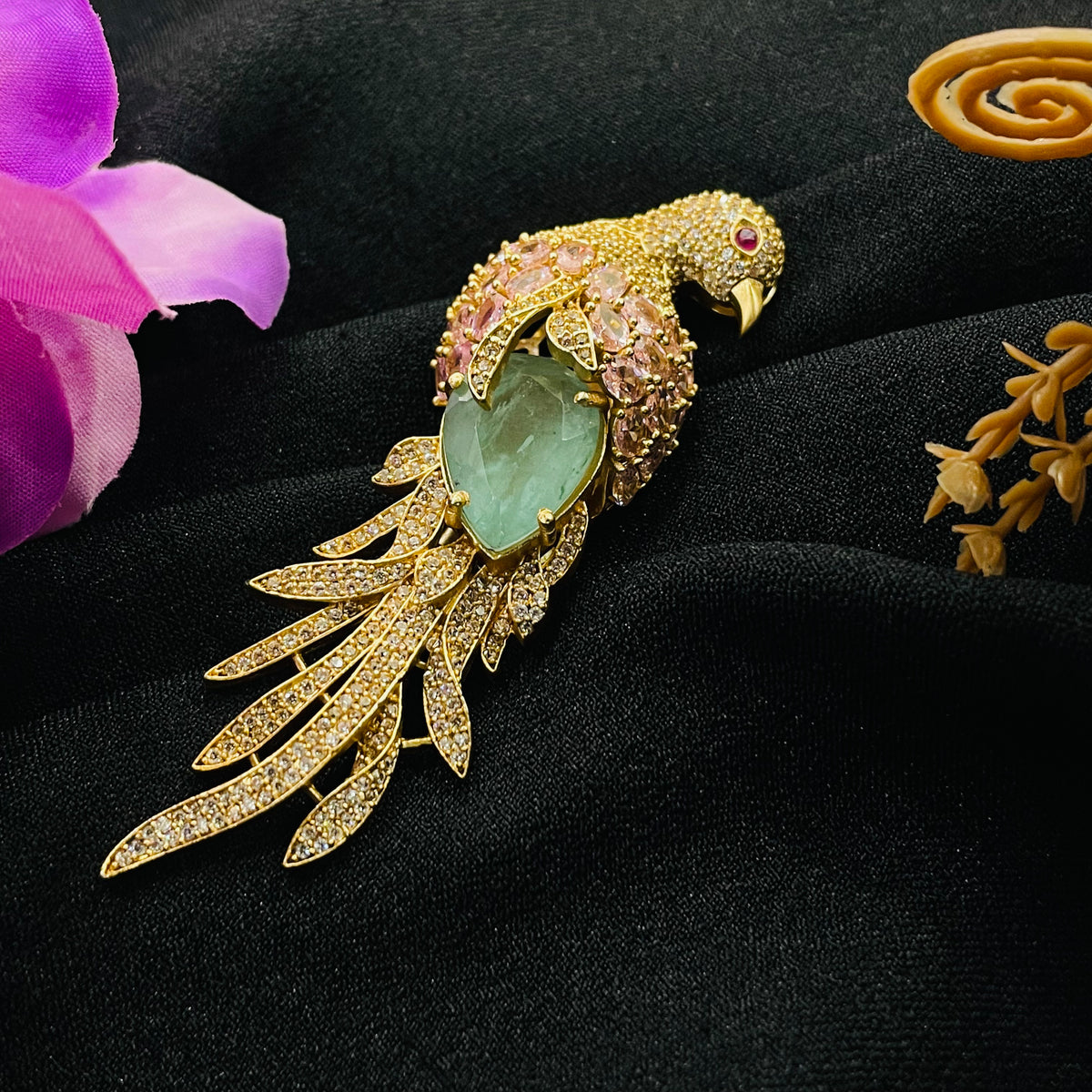 Nayaab Vedika brooch