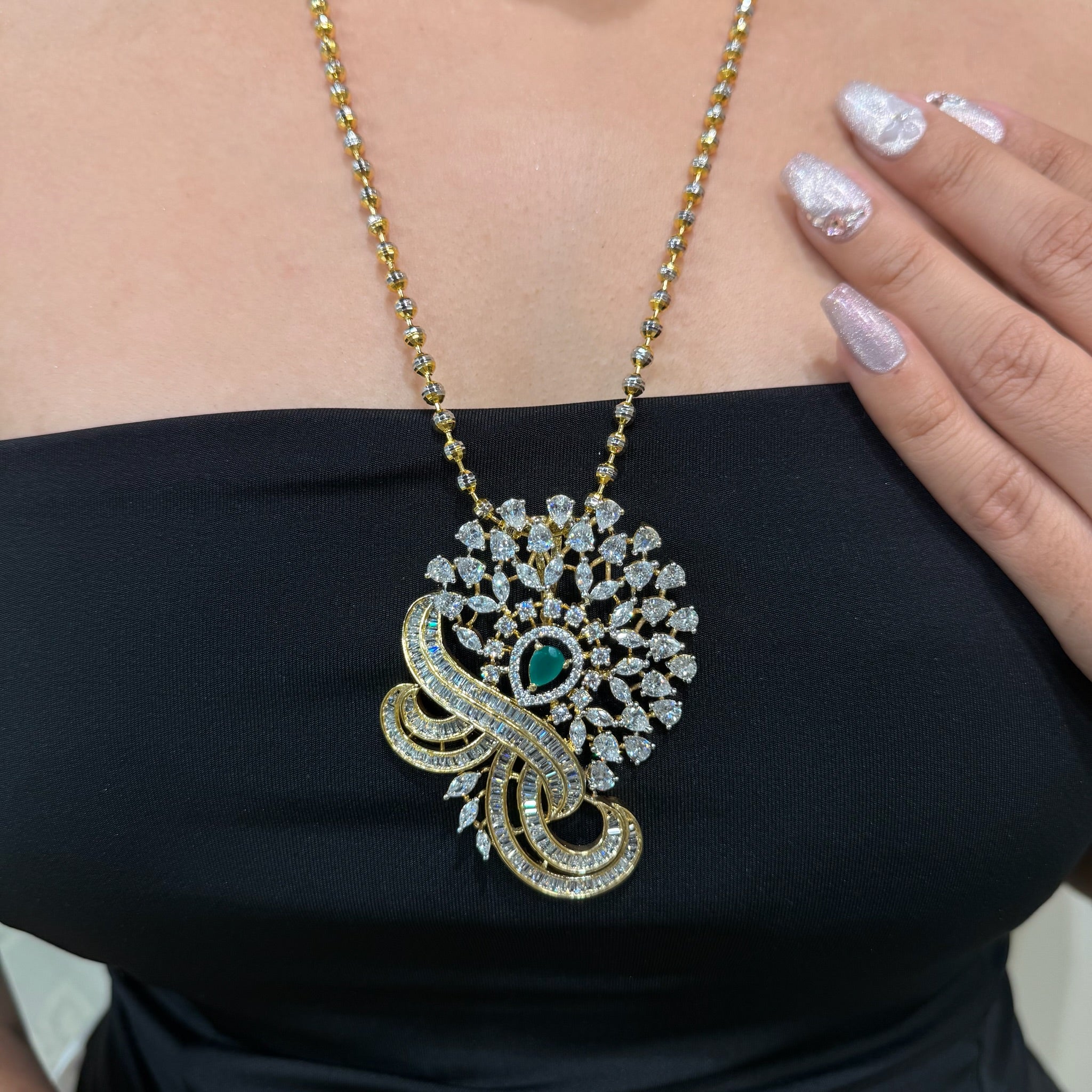 AD Alizeh Pendant Set