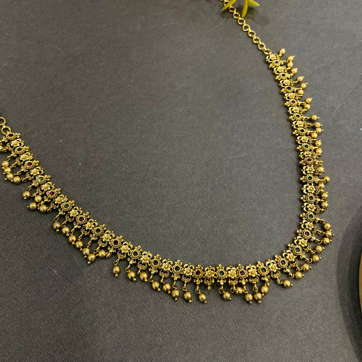 Kesarika Neckpiece