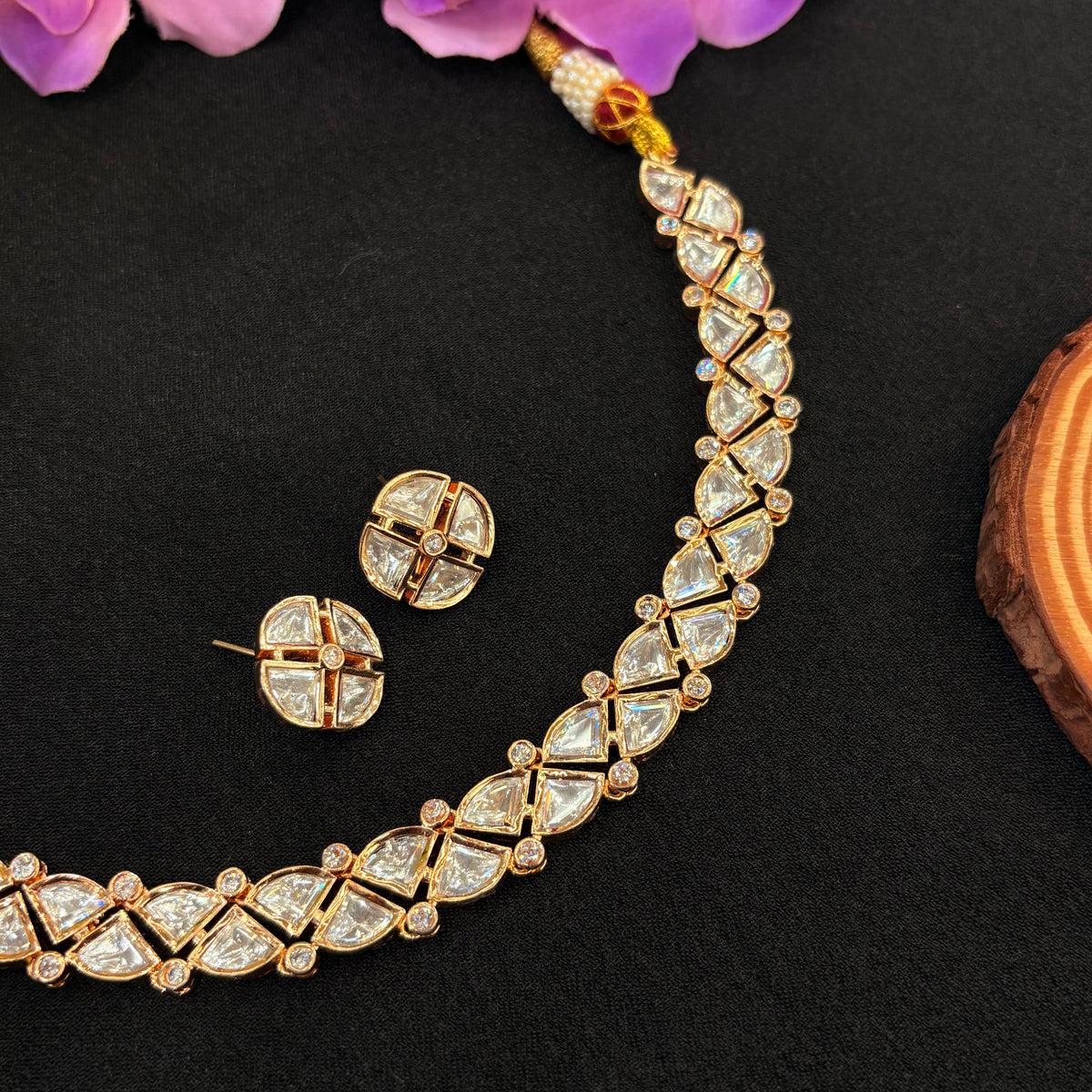 Vayra Geometric Neckpiece
