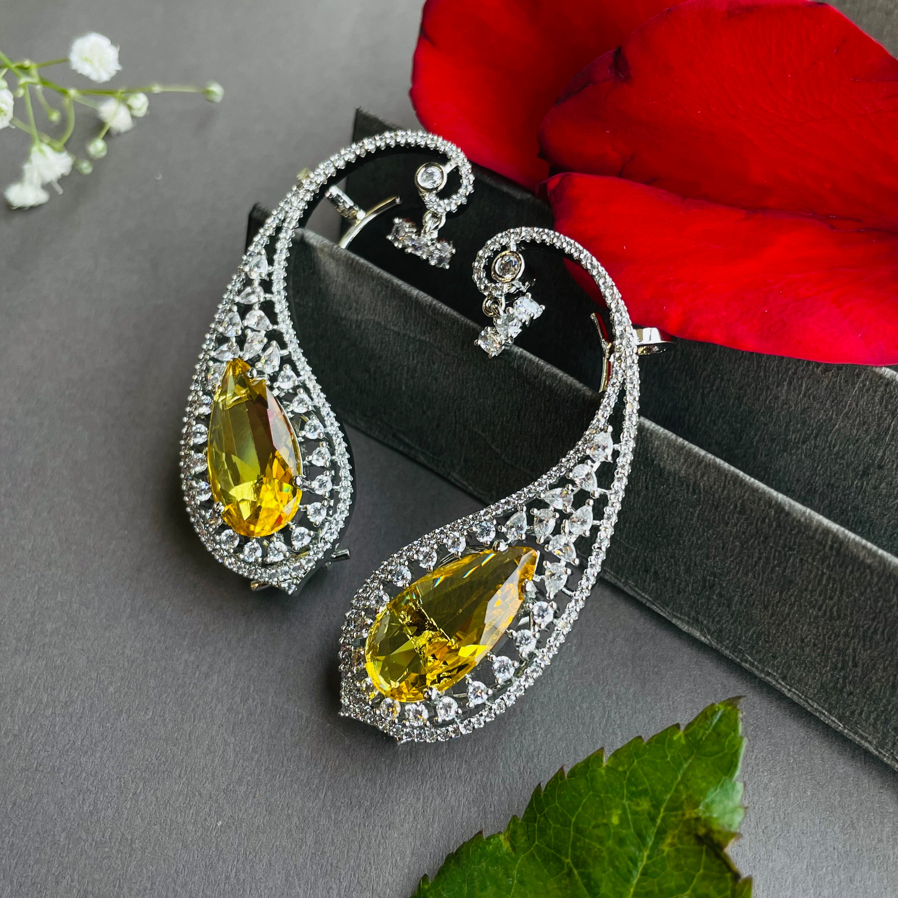 Ad Lillian earcuff
