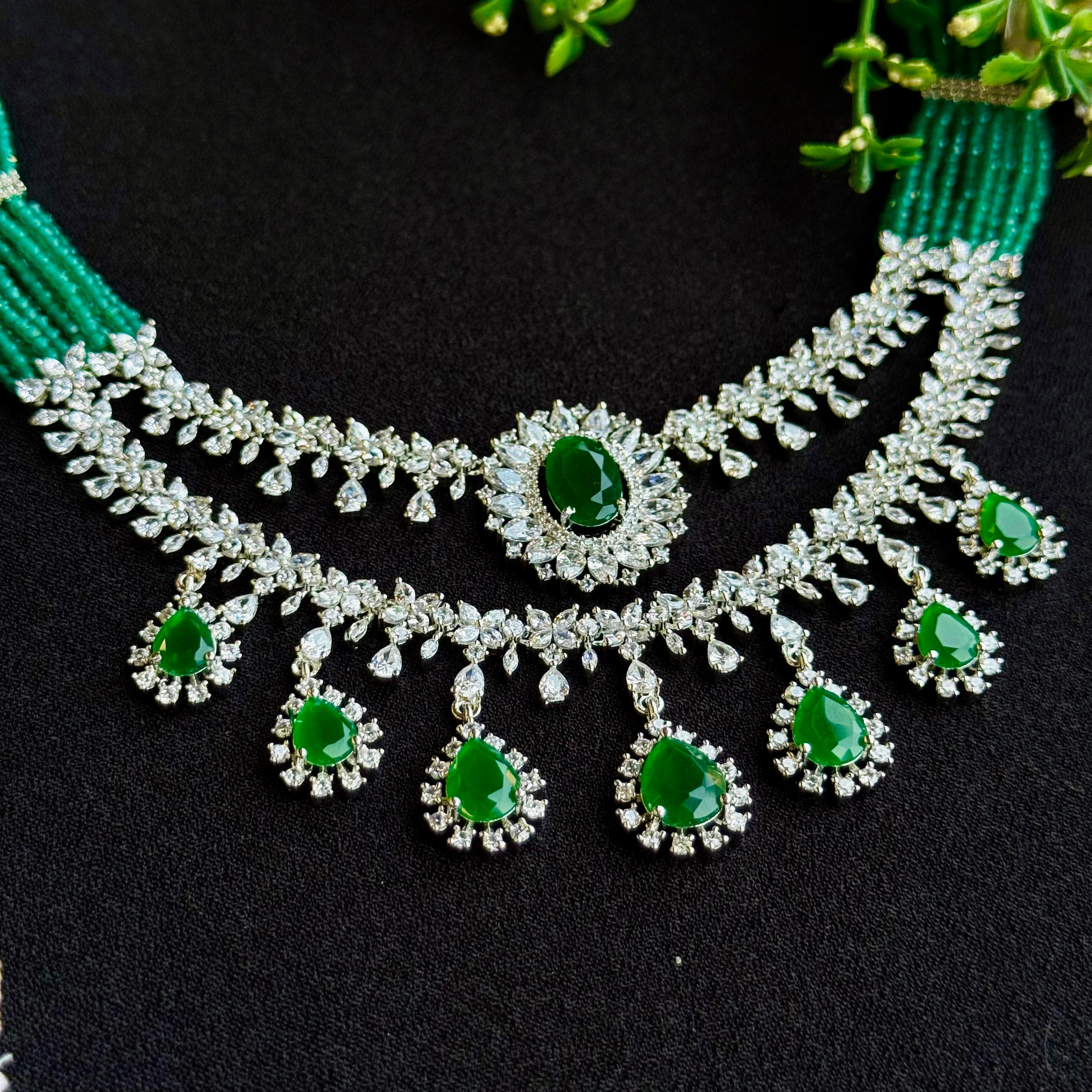 Ad Genevieve Neckpiece