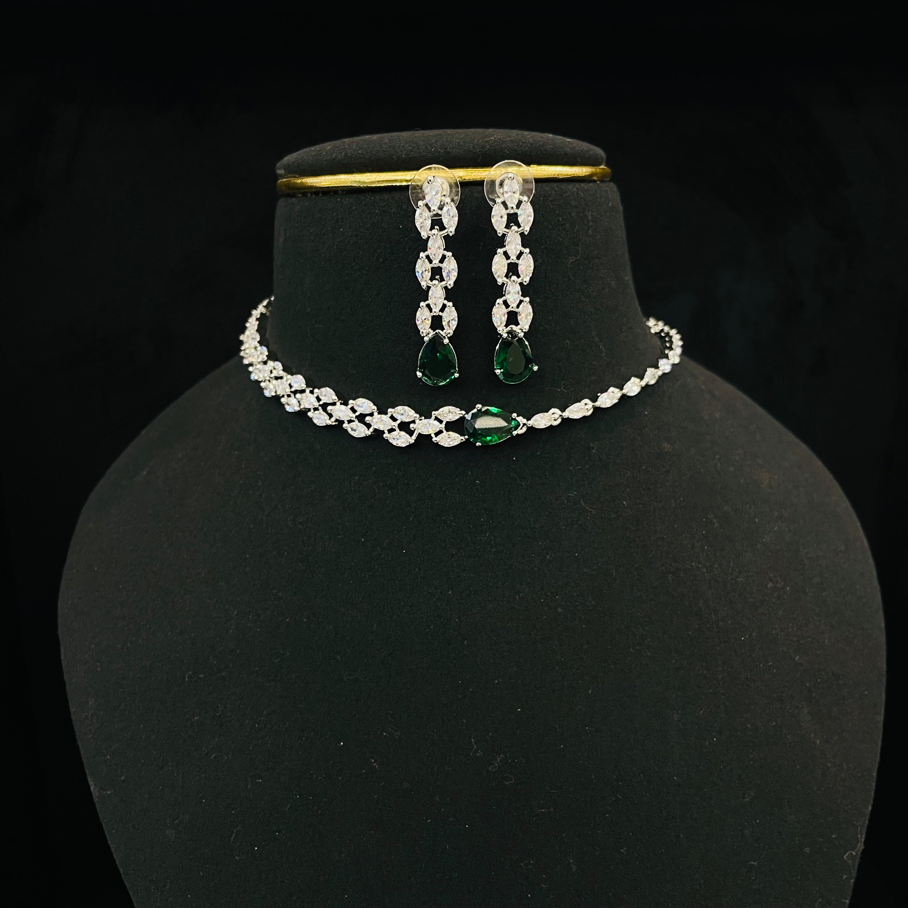 Ad Valentina choker
