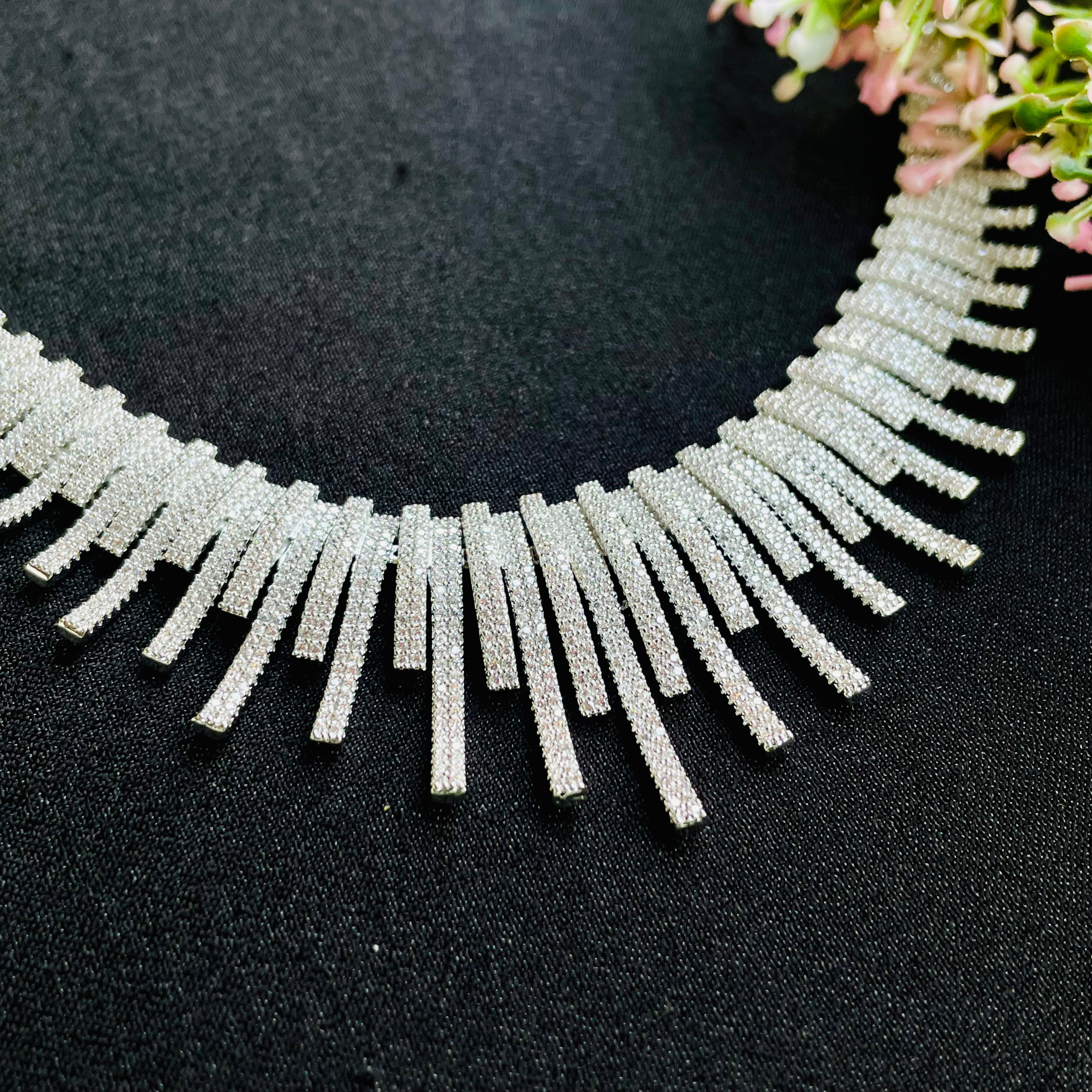 Ad avery neckpiece