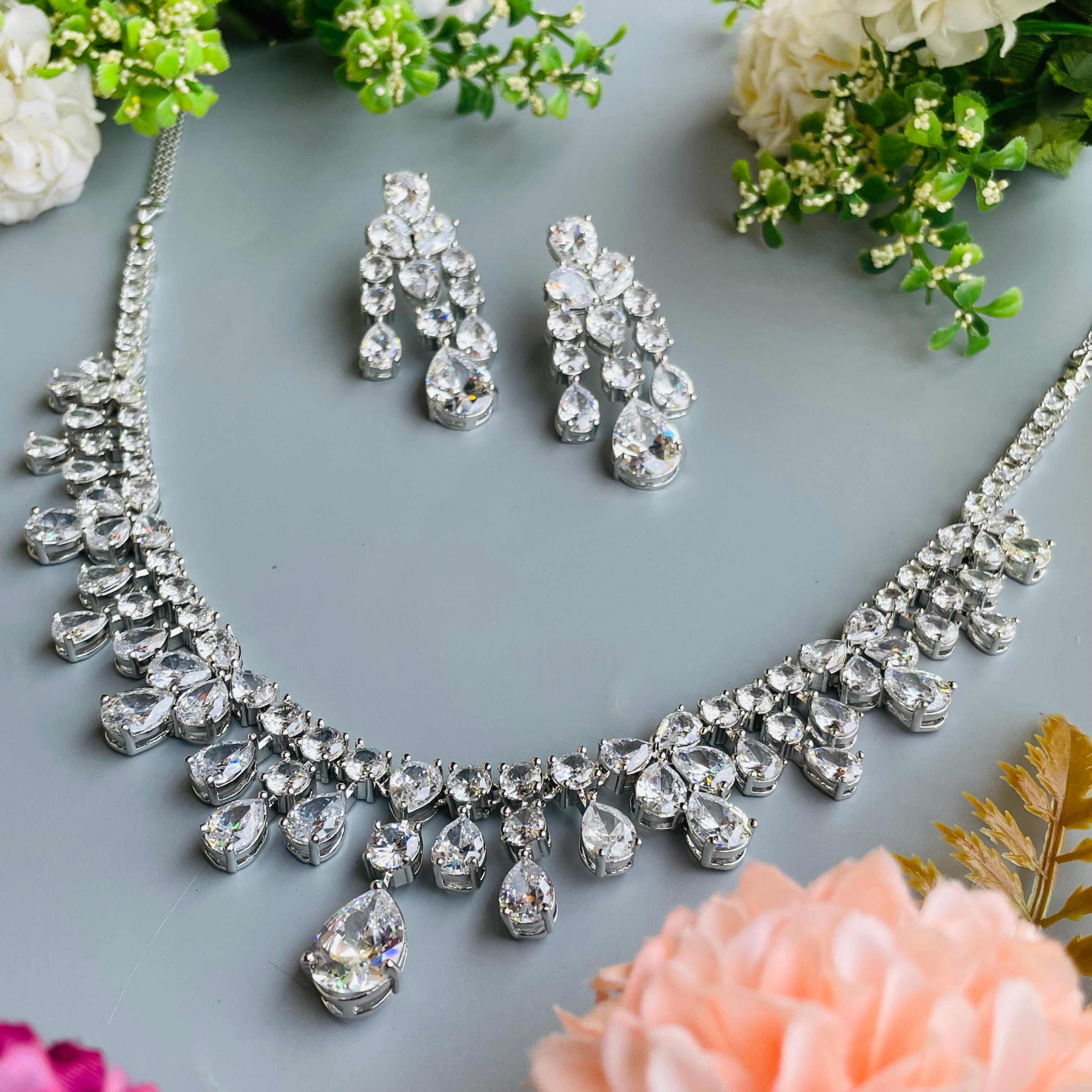 Ad Luna Neckpiece