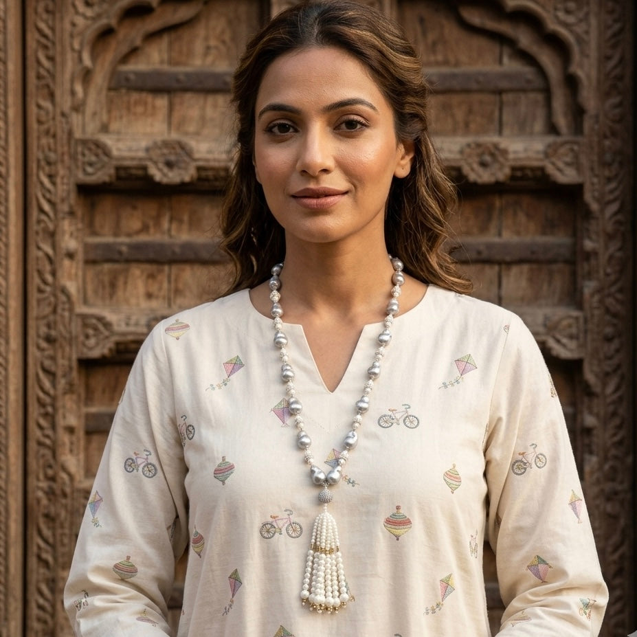 Ad Navya pearl neckpiece
