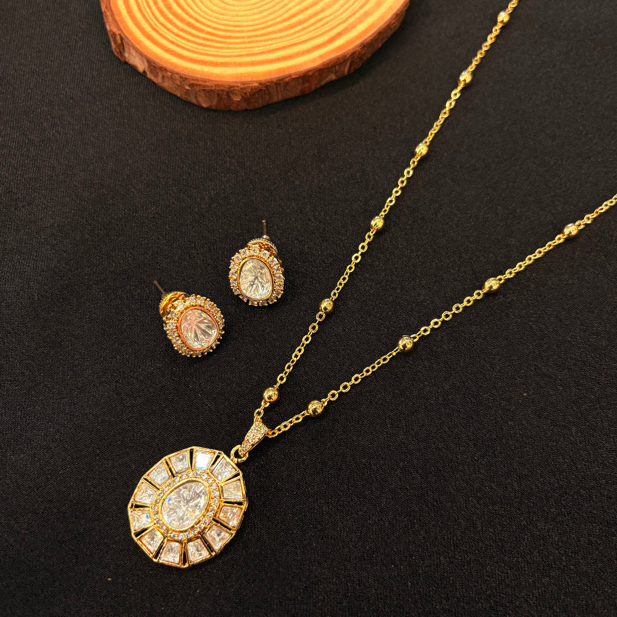 Aarika Radiance Pendant Set