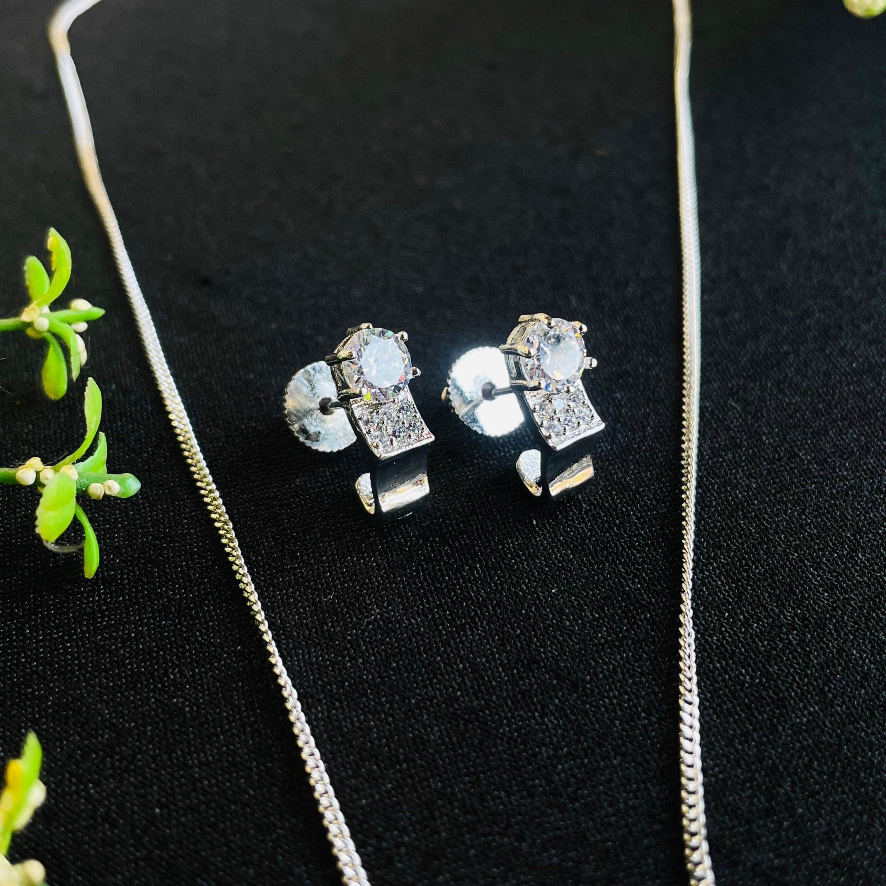 Ad Samantha Pendant Set