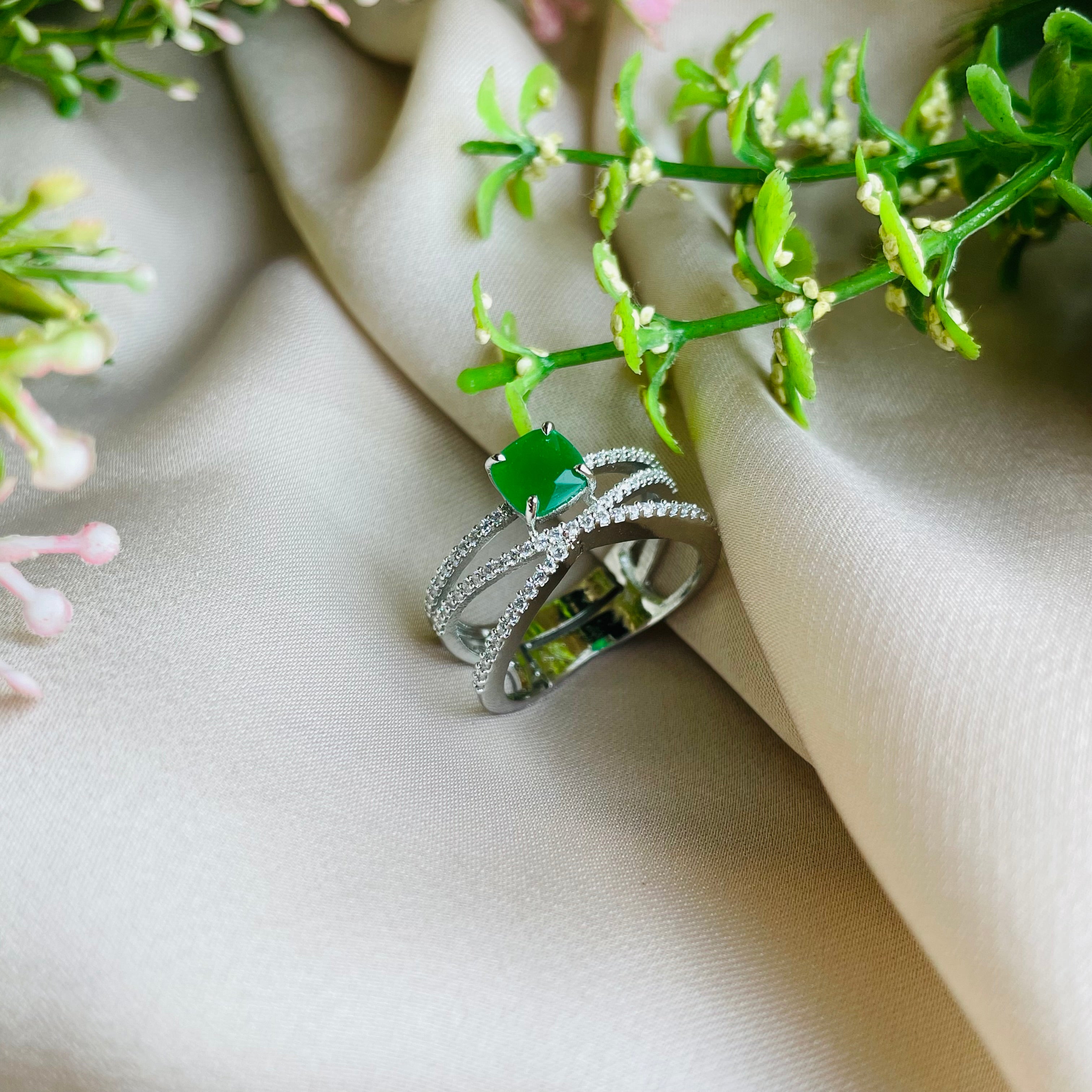 Ad Emmy ring adjustable