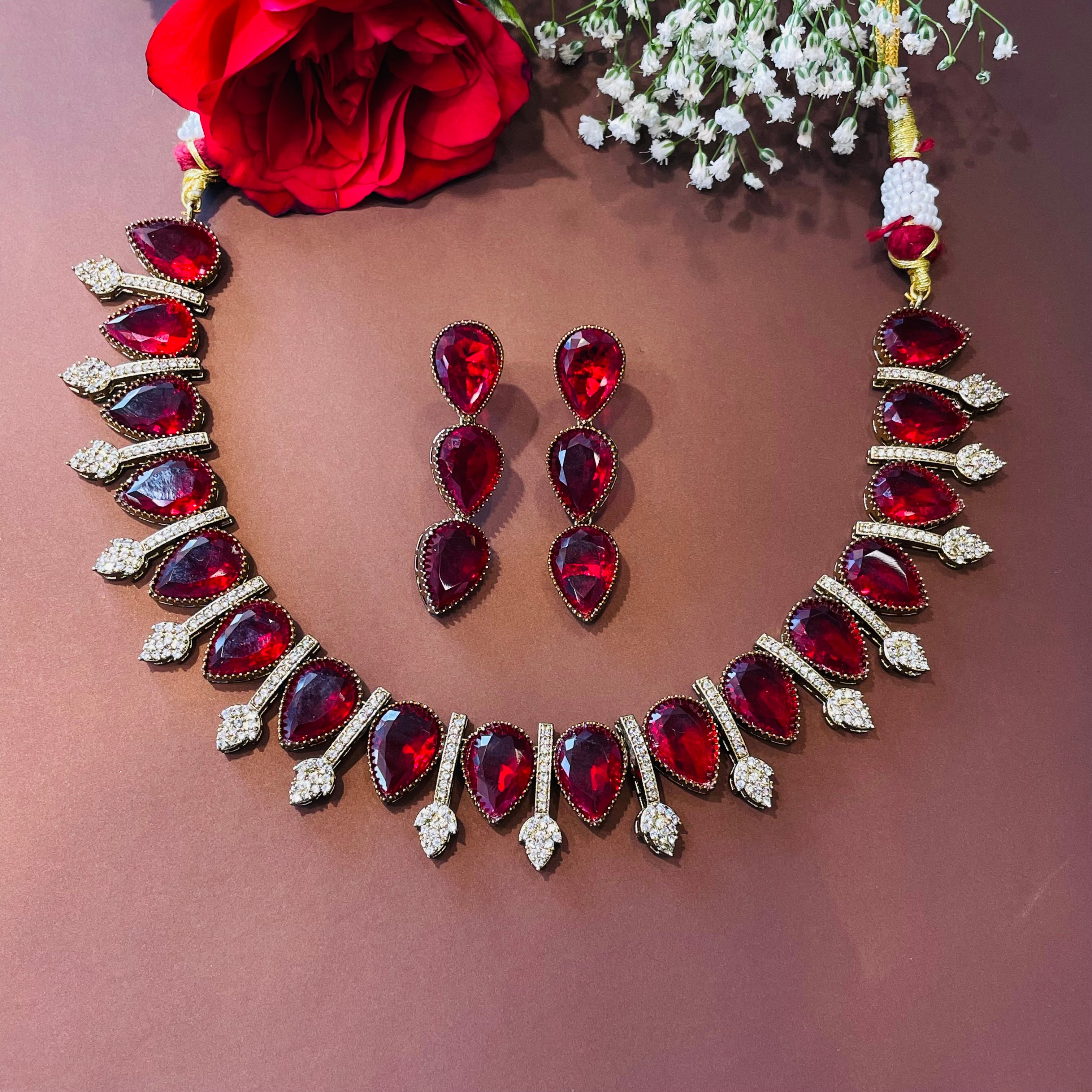 Nayaab Kavya Neckpiece