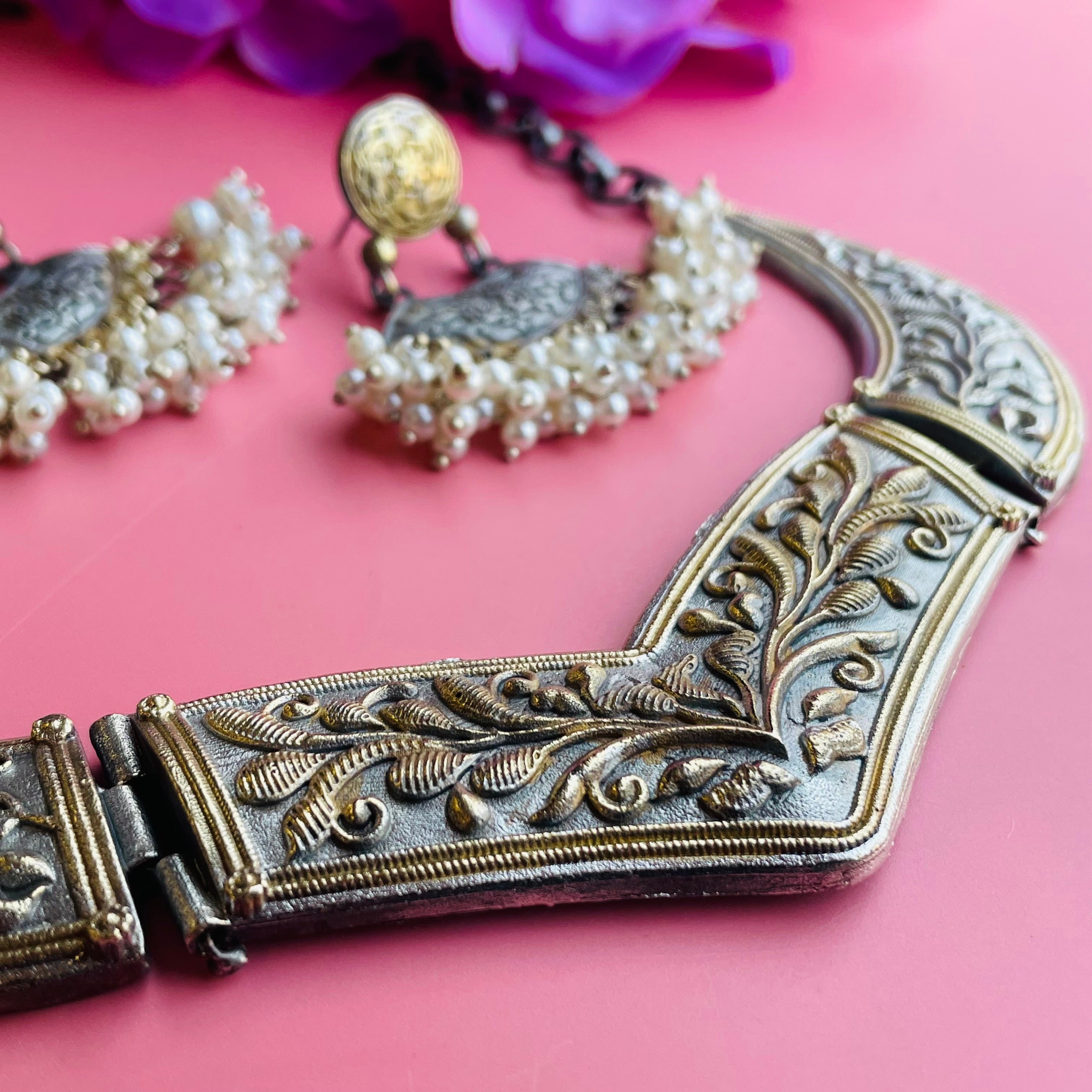 Inara Mahi neckpiece