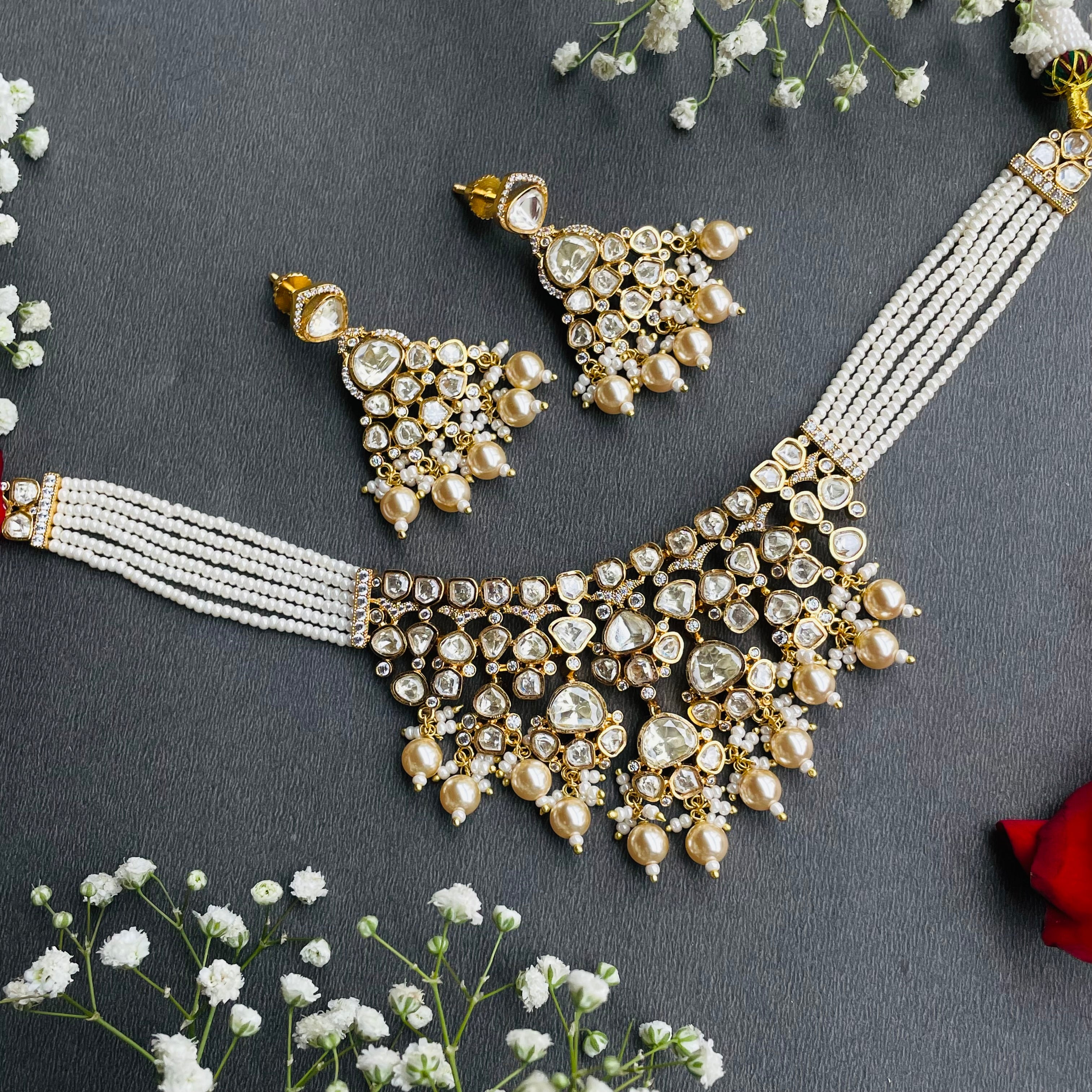 Nayaab Rose choker