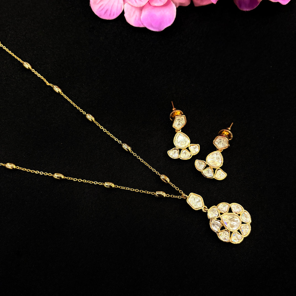 Aarika Floral Pendant Set