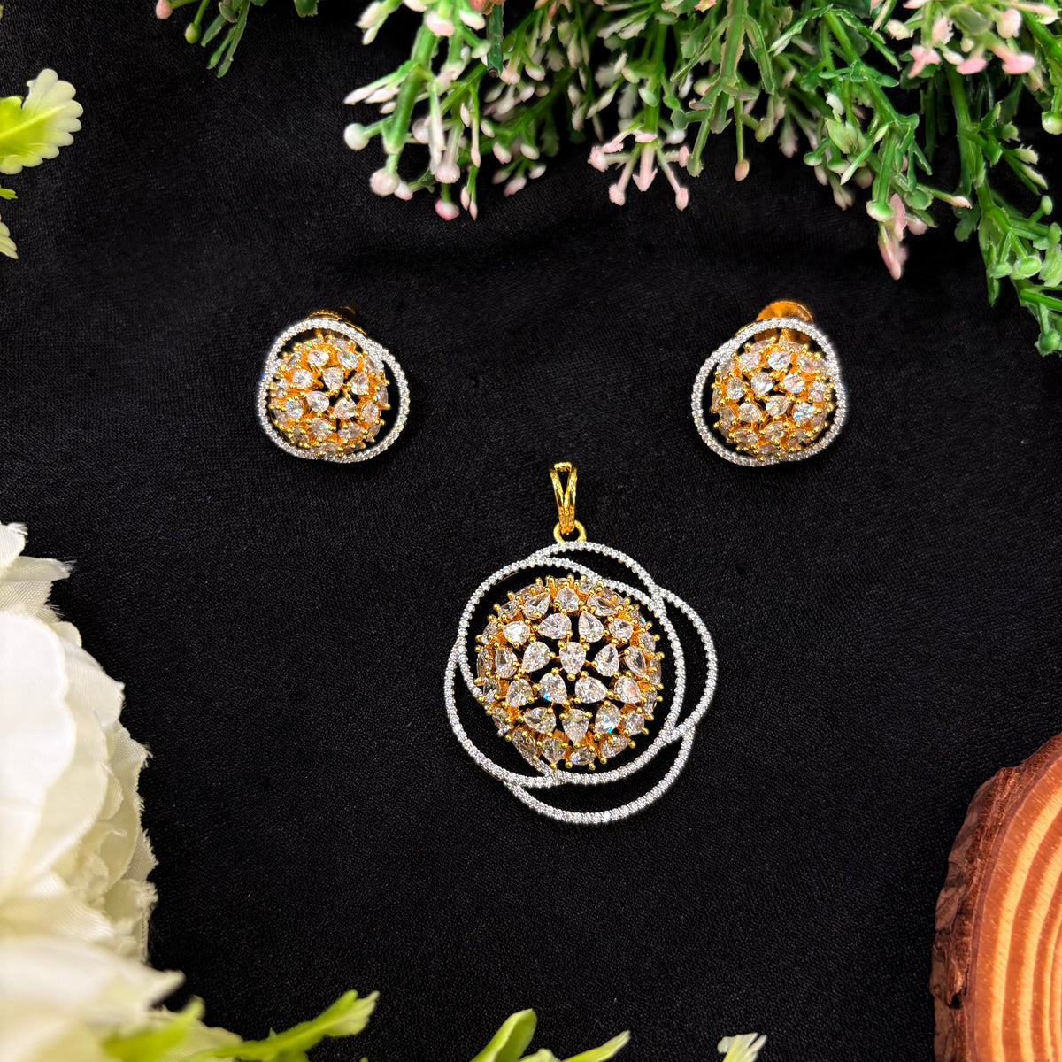 Elara Halo Pendant Set