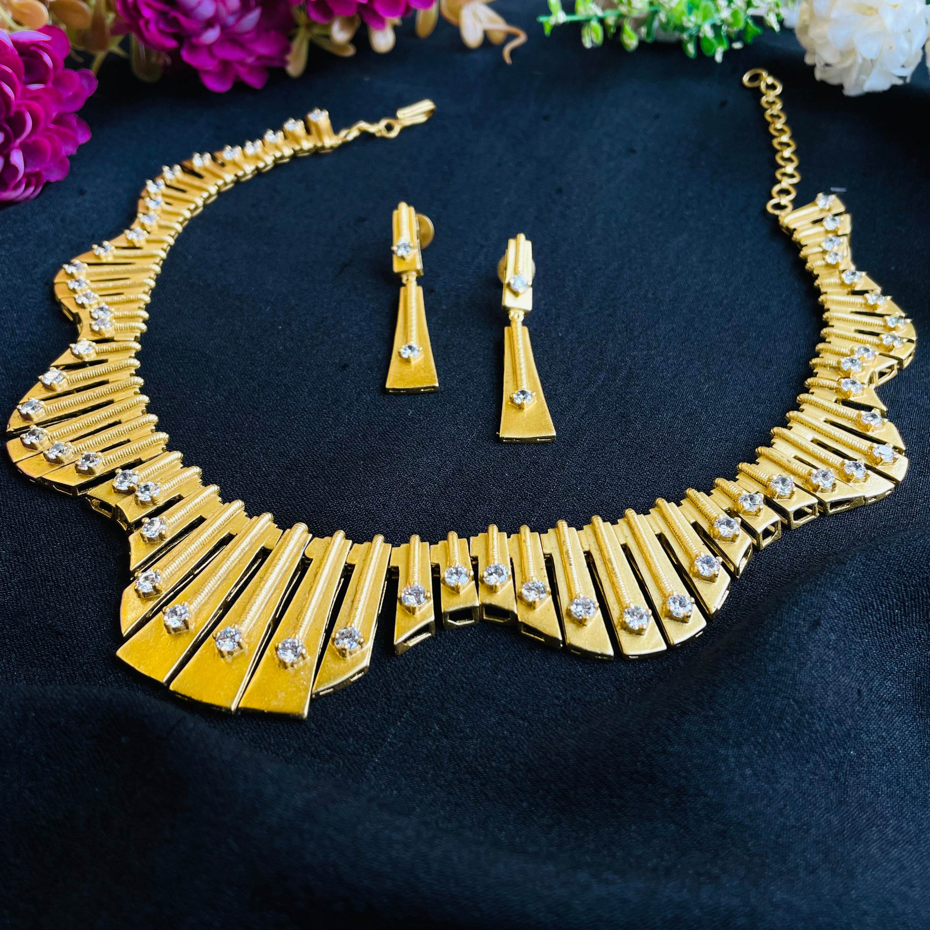 Nayaab Abira neckpiece