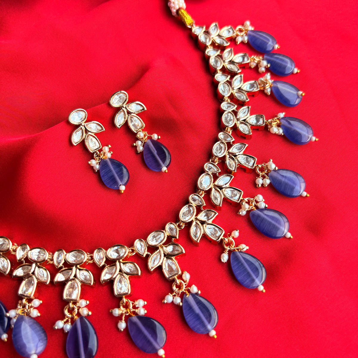 Neelaya Neck Piece
