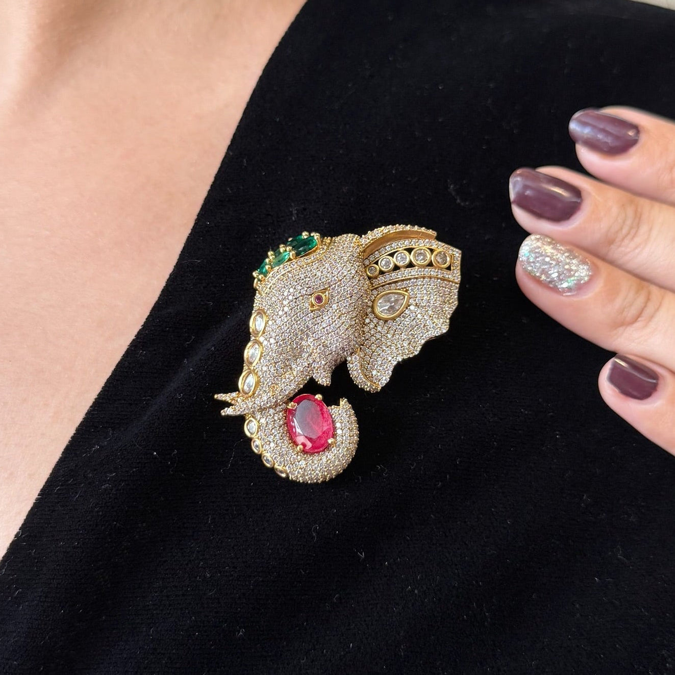 Nayaab Gracie brooch