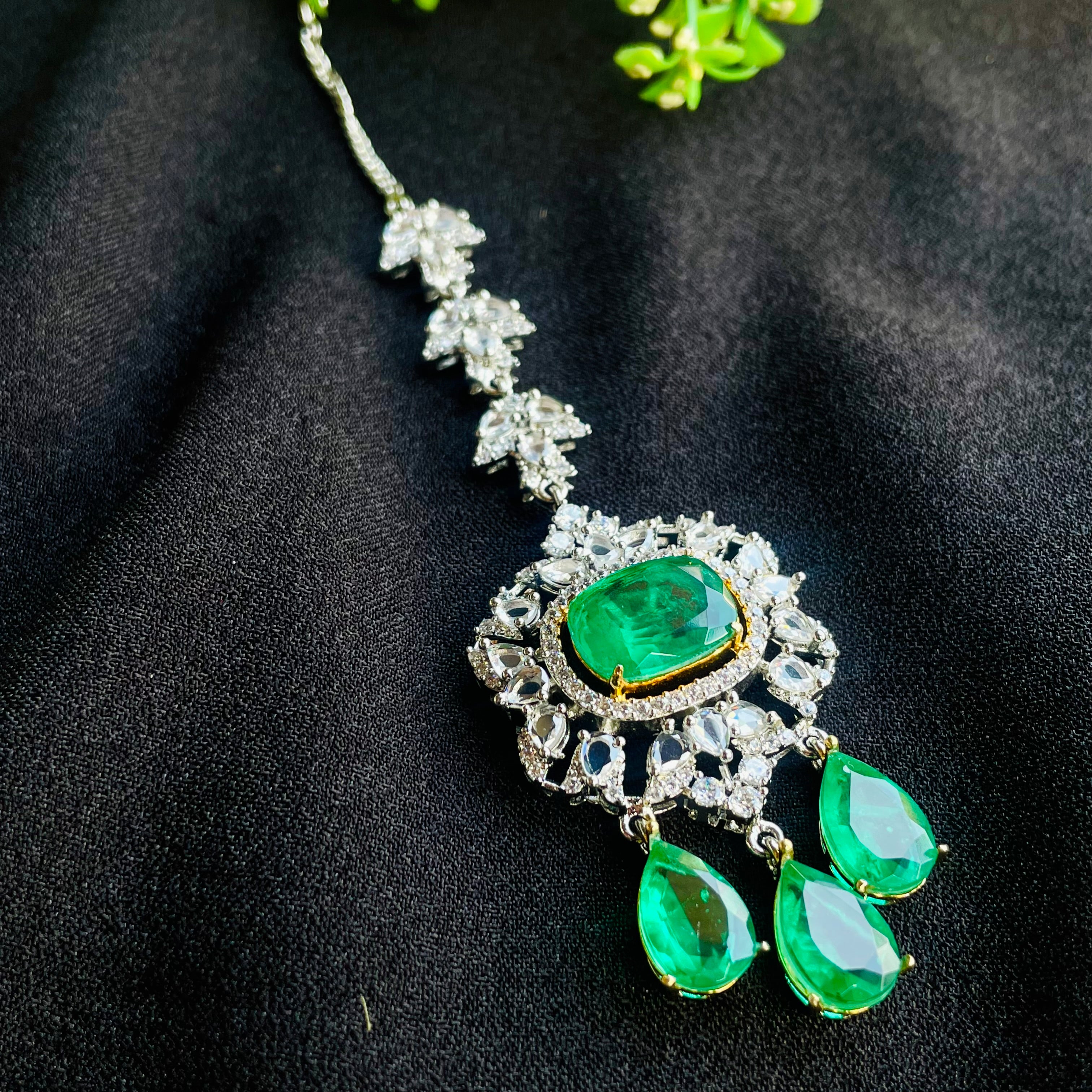 Ad Jesica Neckpiece