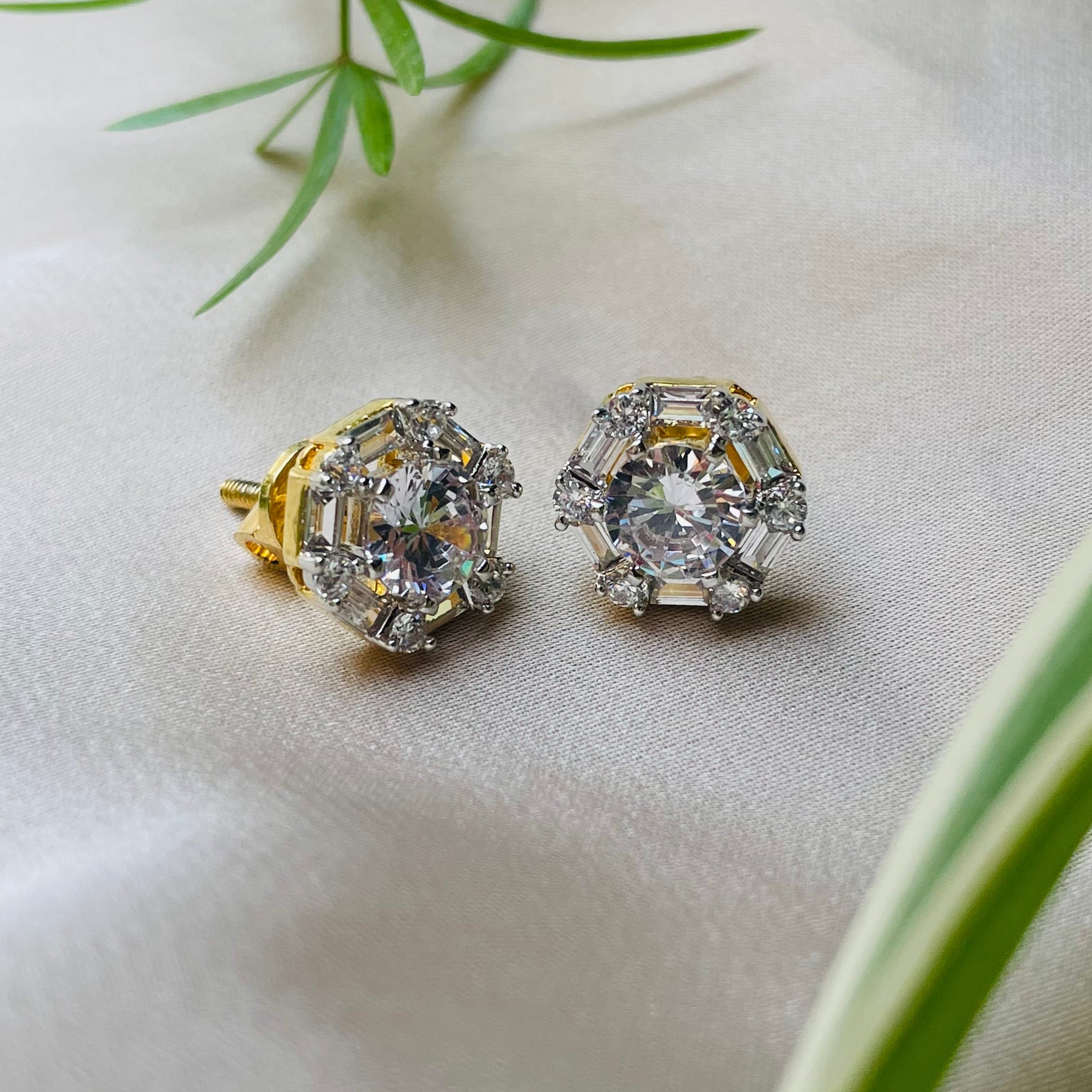 Ad Kritika studs