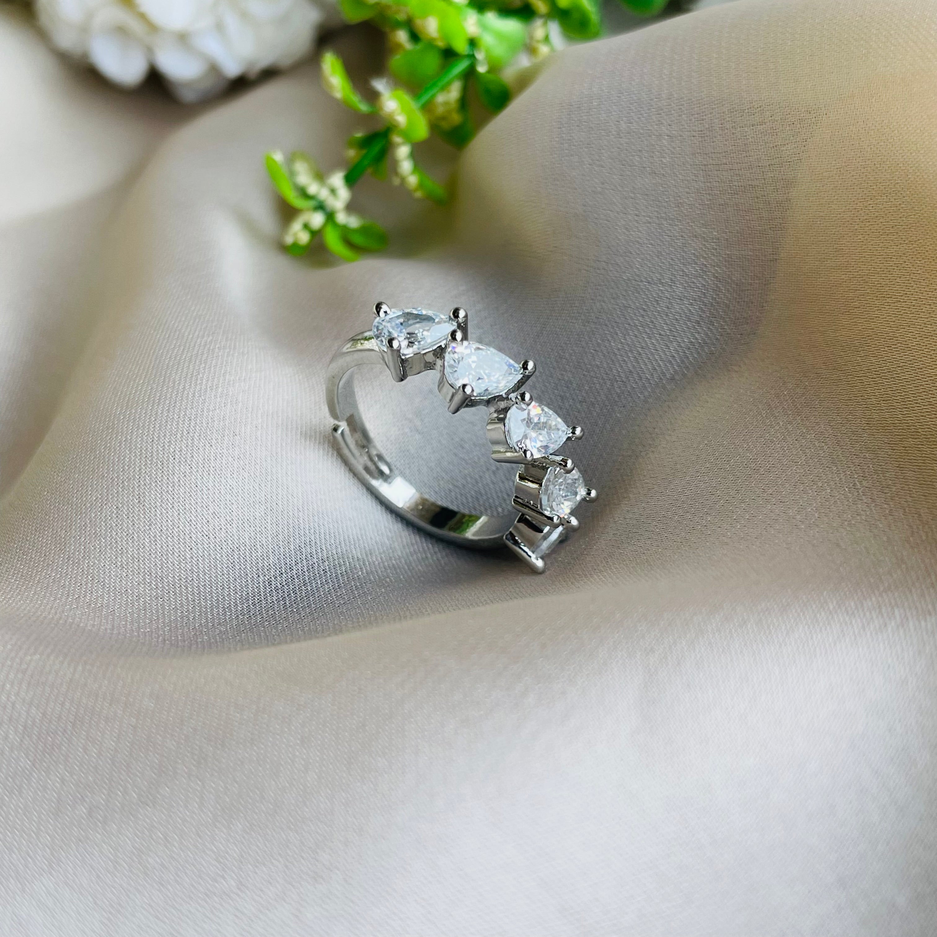 Ad Olivia ring adjustable