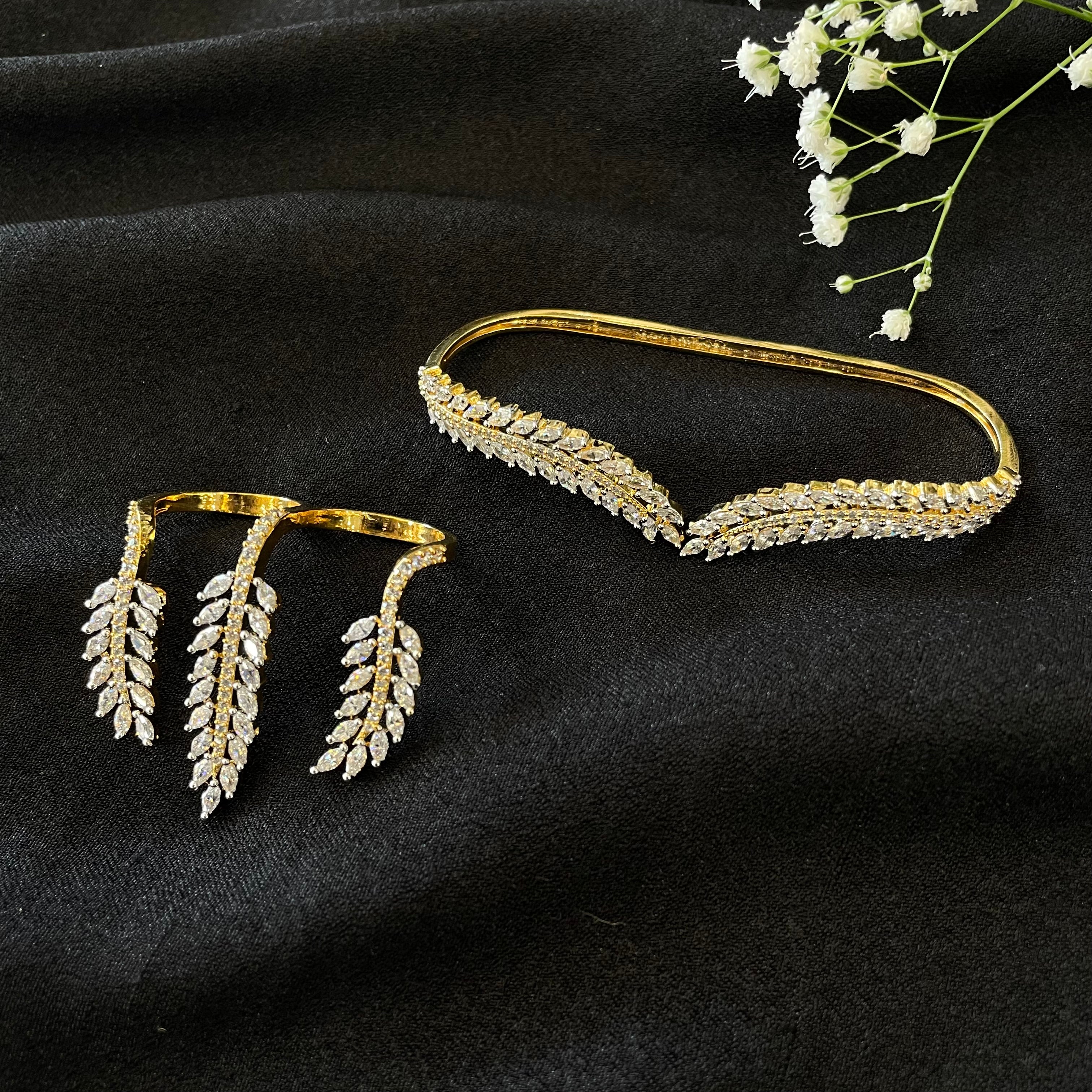 Ad Elara Hand Cuff with ring