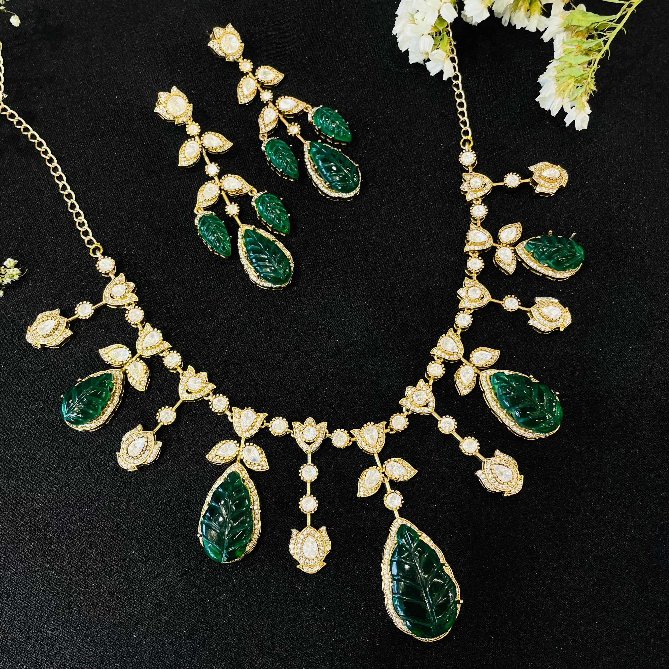 Nayaab Kimaya Neckpiece