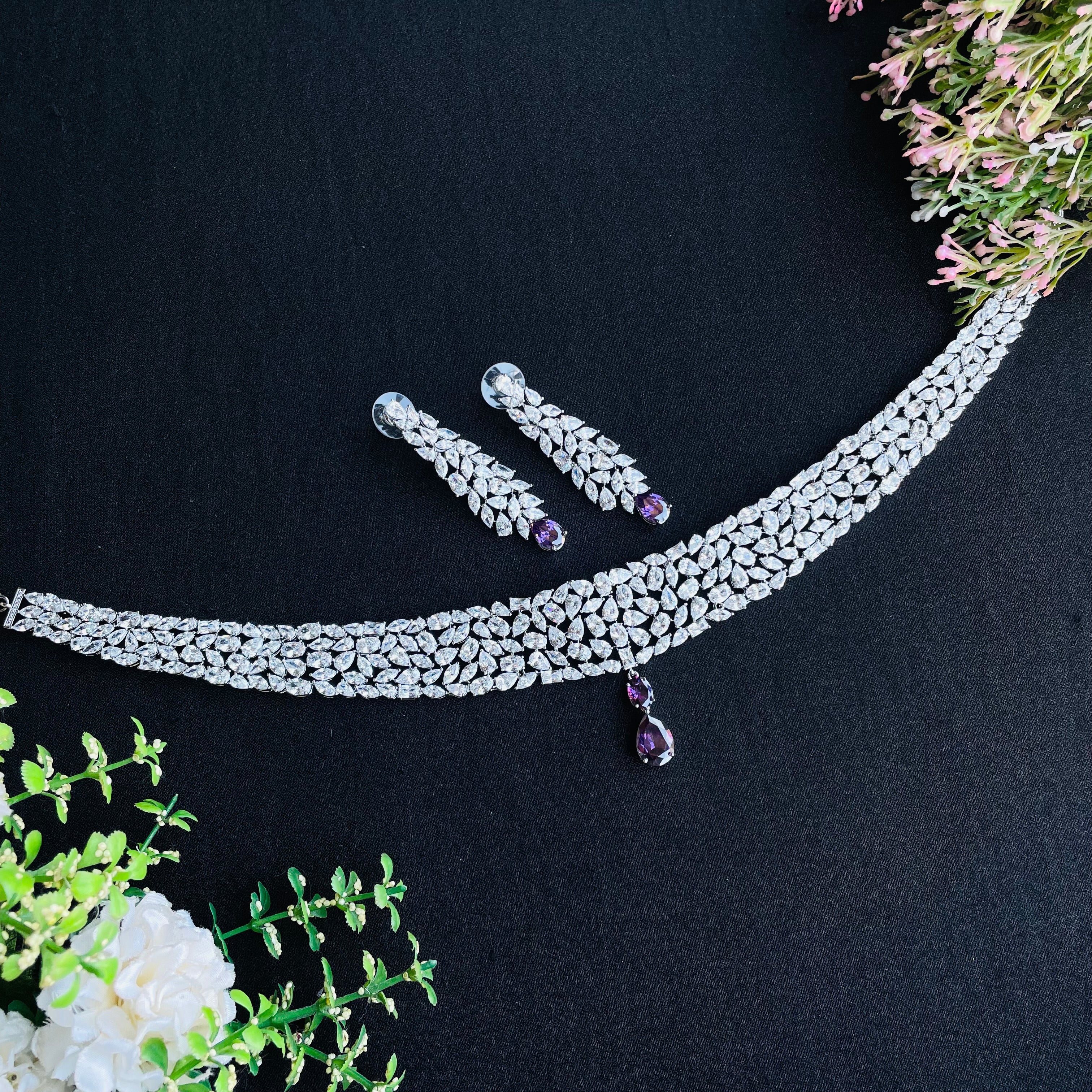 Ad Molly Choker